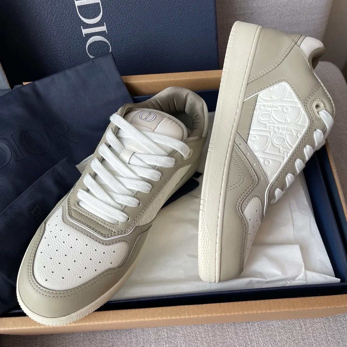 Dior B27 Uptown Low Top Grained Leather Sneaker (Beige/White) — 圖 5