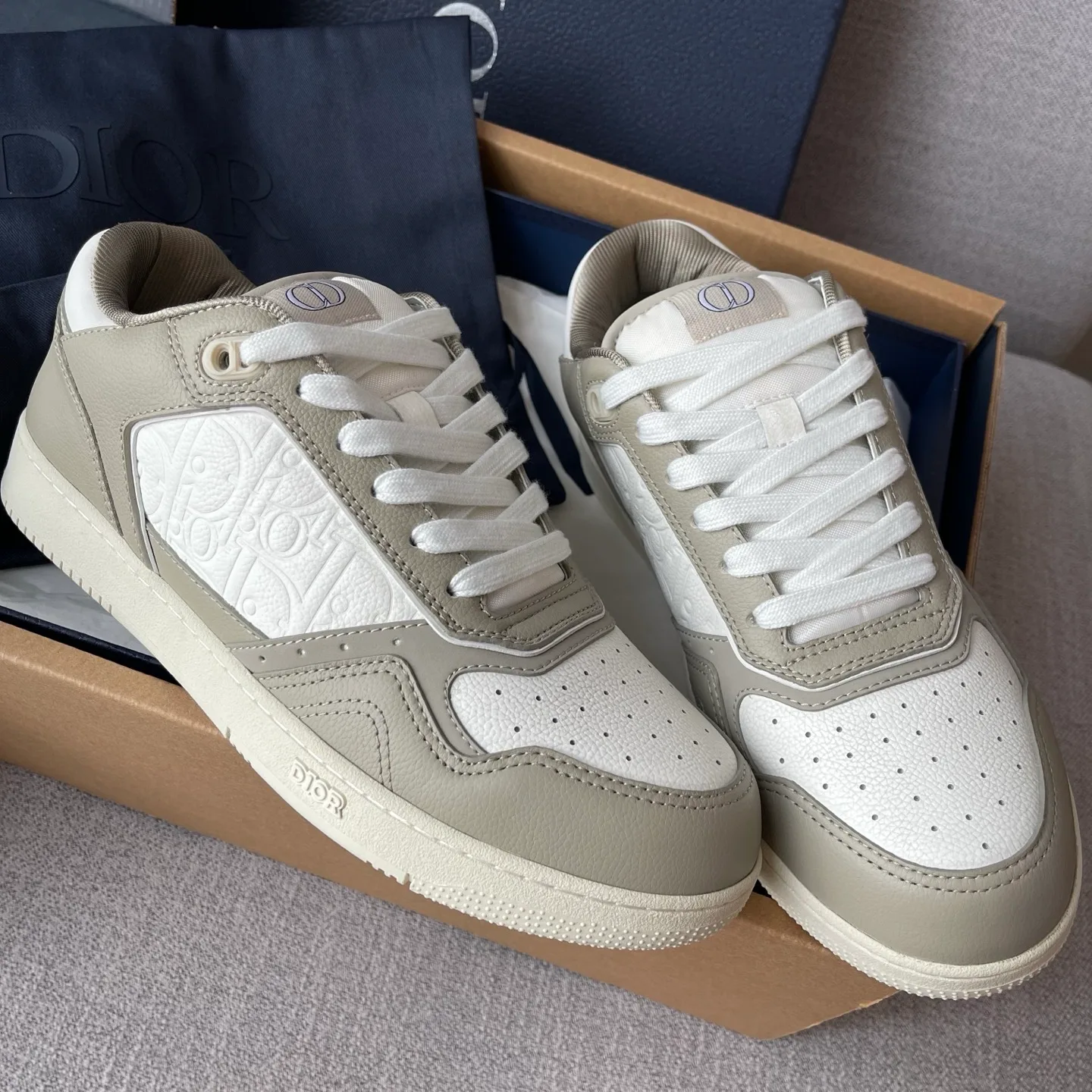 Dior B27 Uptown Low Top Grained Leather Sneaker (Beige/White) — 圖 6