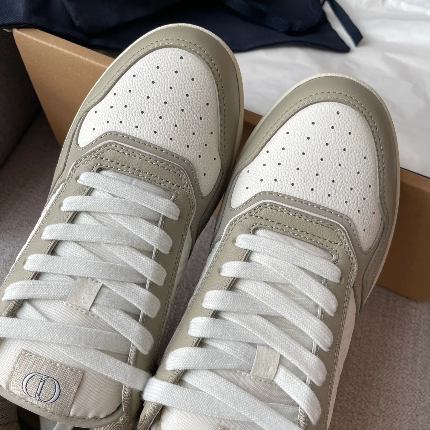 Dior B27 Uptown Low Top Grained Leather Sneaker (Beige/White) — 圖 7