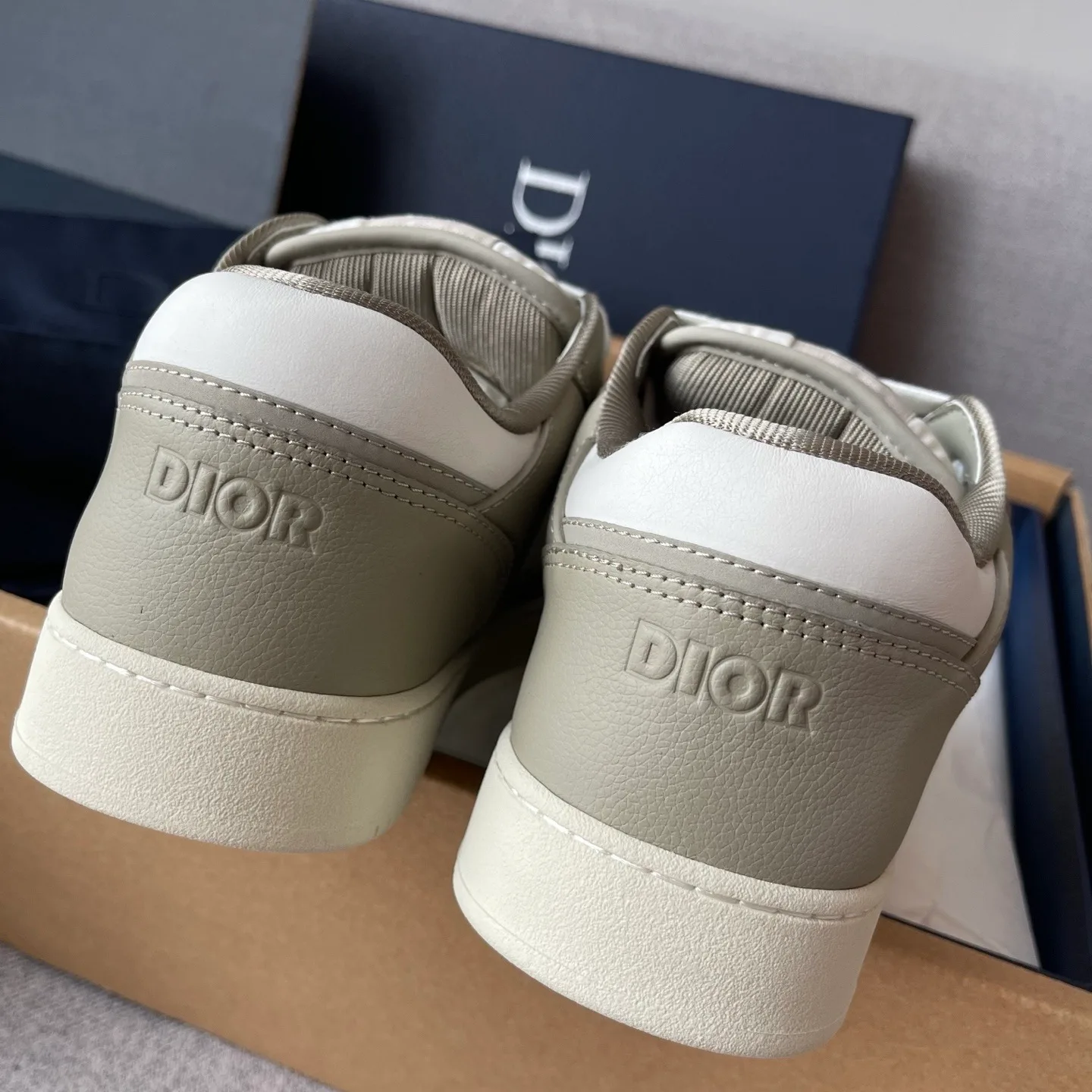 Dior B27 Uptown Low Top Grained Leather Sneaker (Beige/White) — 圖 8