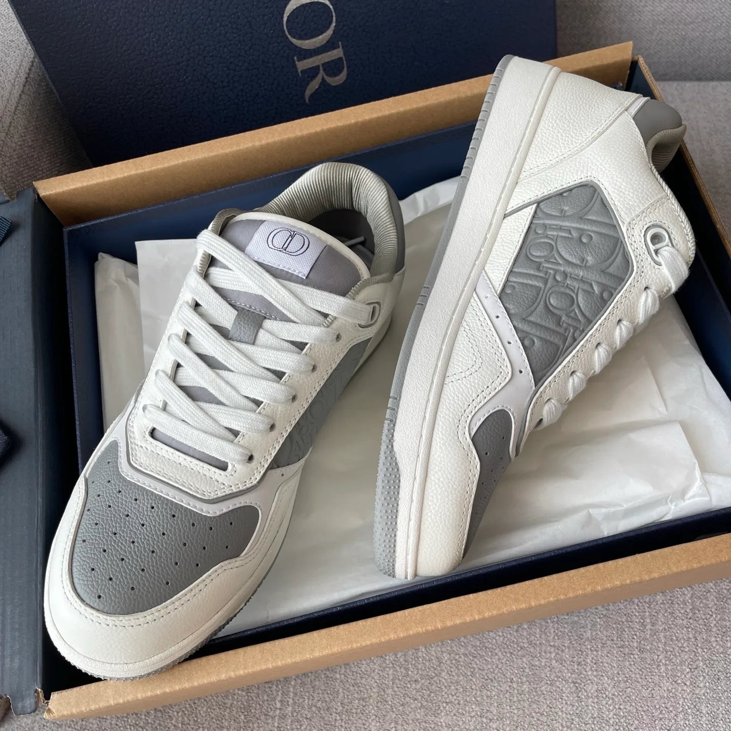 Dior B27 Uptown Low Top Grained Leather Sneaker (White/Grey) — 보기 6