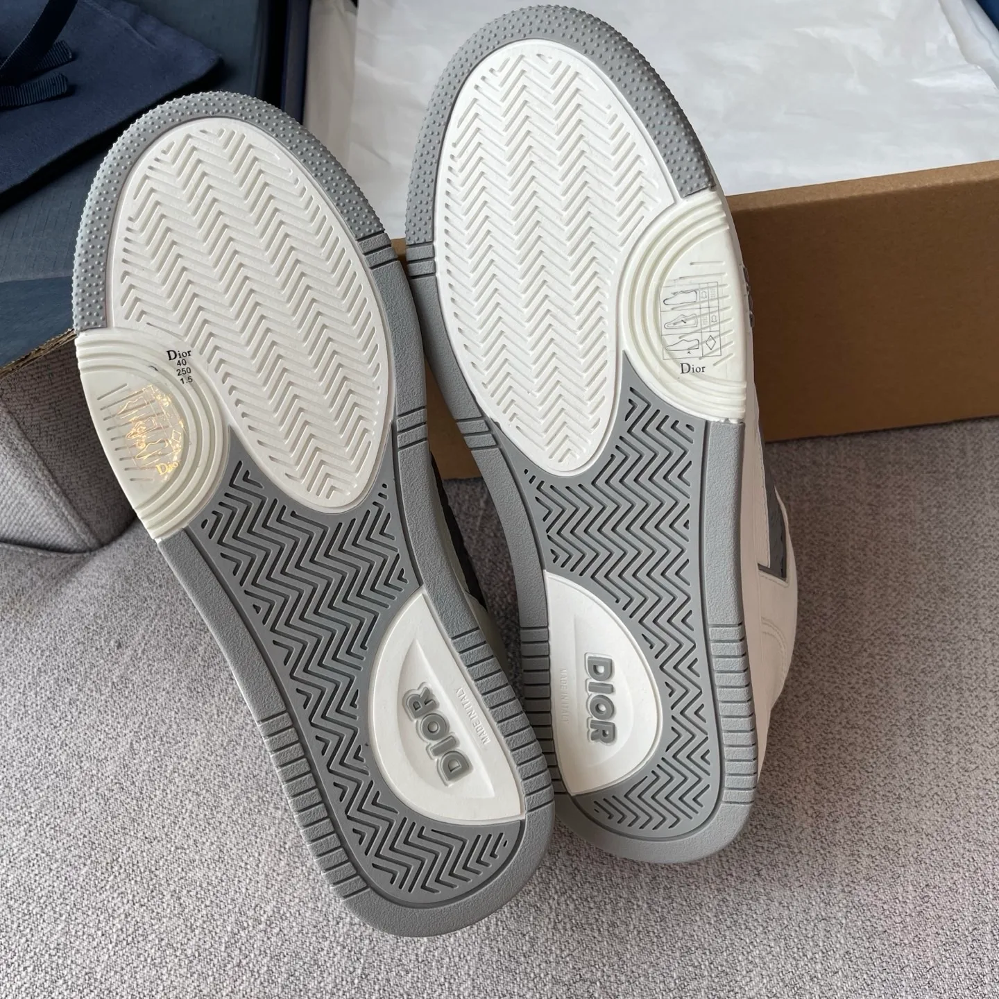 Dior B27 Uptown Low Top Grained Leather Sneaker (White/Grey) — 보기 9