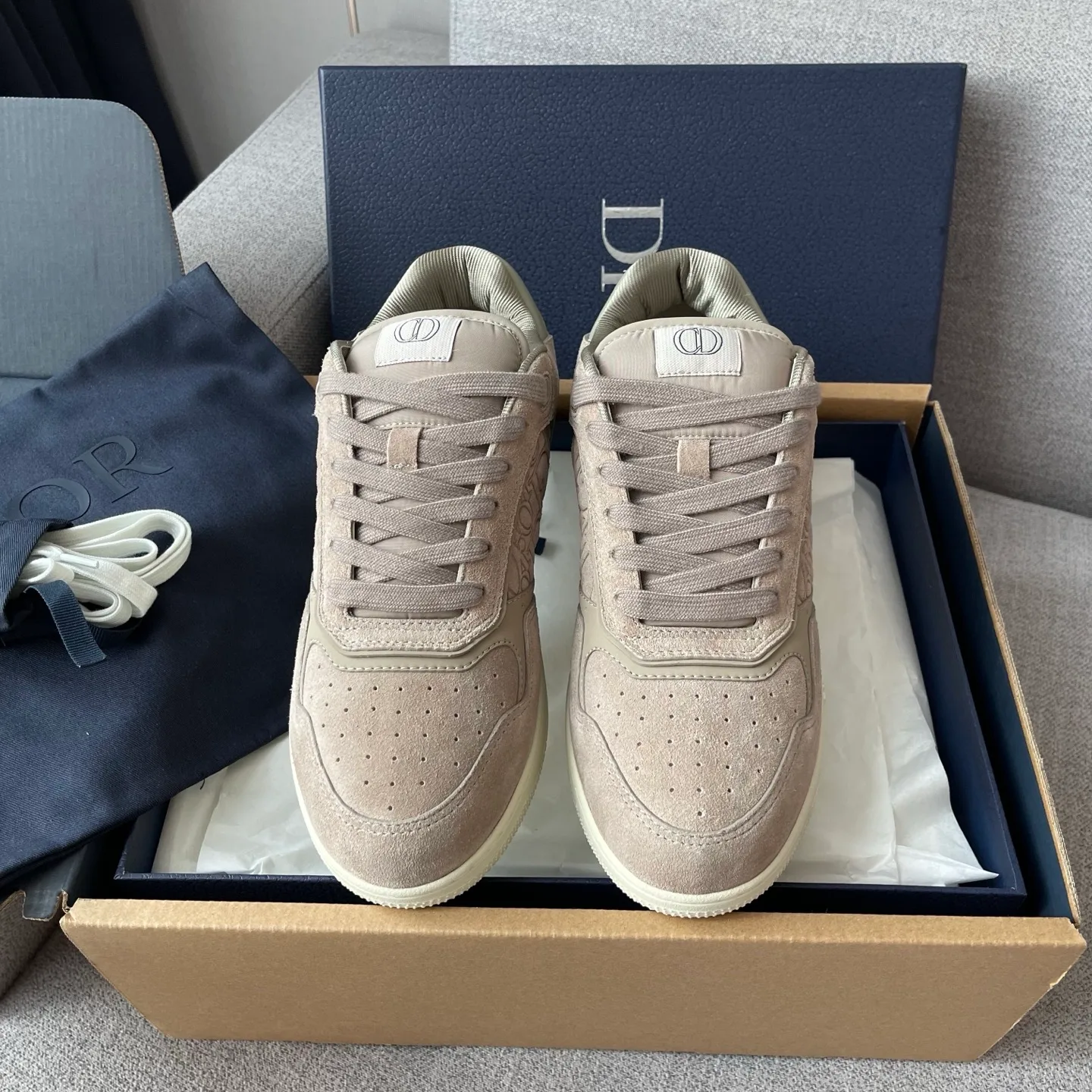 Dior B27 Uptown Low Top Grained Suede Sneaker (Khaki/Khaki) — 보기 2