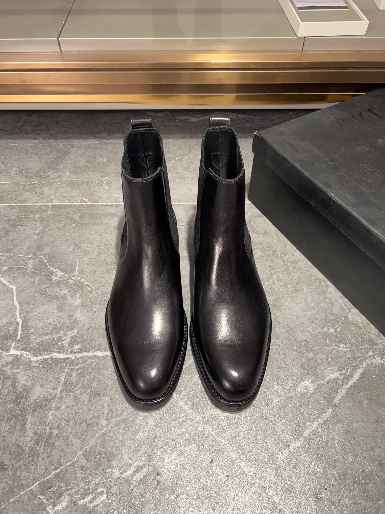 Dior Chelsea Boots (Black) — ビュー 5