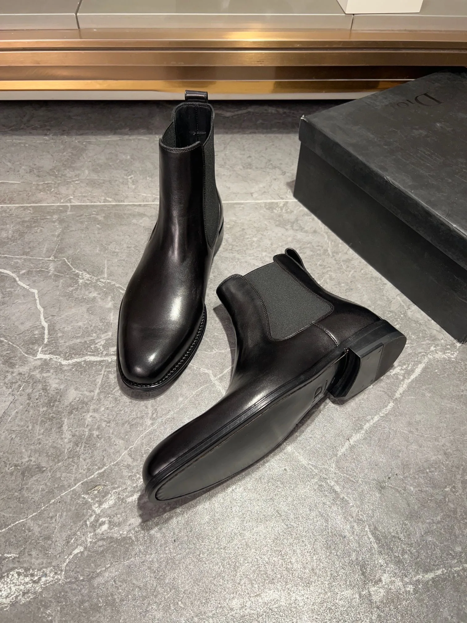 Dior Chelsea Boots (Black) — ビュー 7