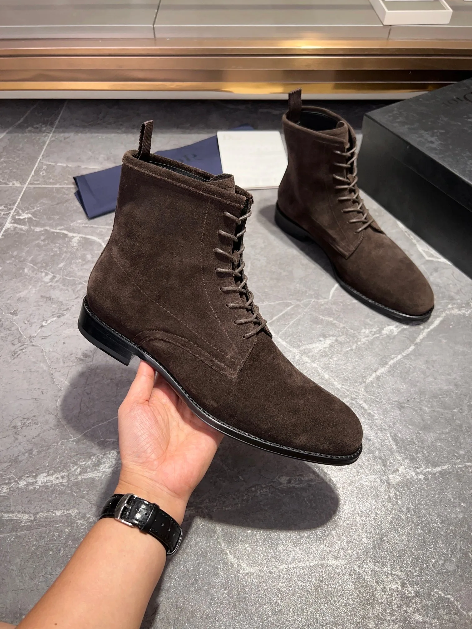 Dior Explorer Boots Suede (Brown) — ビュー 2