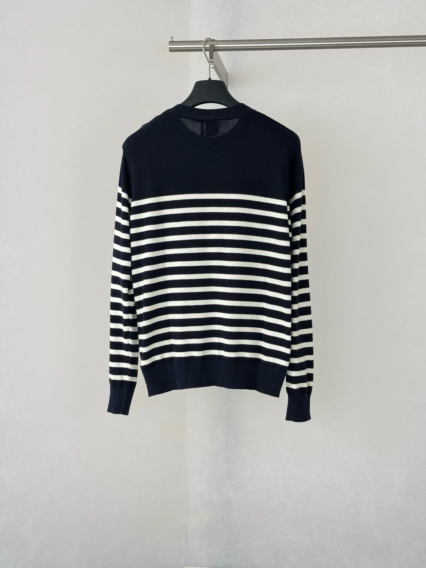 Striped Sweater (Navy/White) — 보기 6
