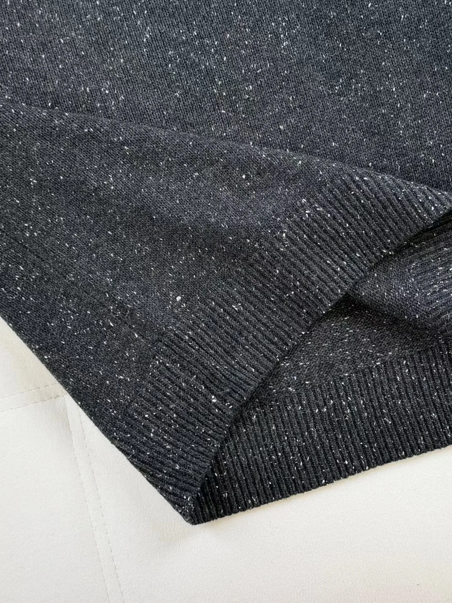 Dior Sweater with Dior Embroidery, Relaxed Fit (Grey) — 图 6