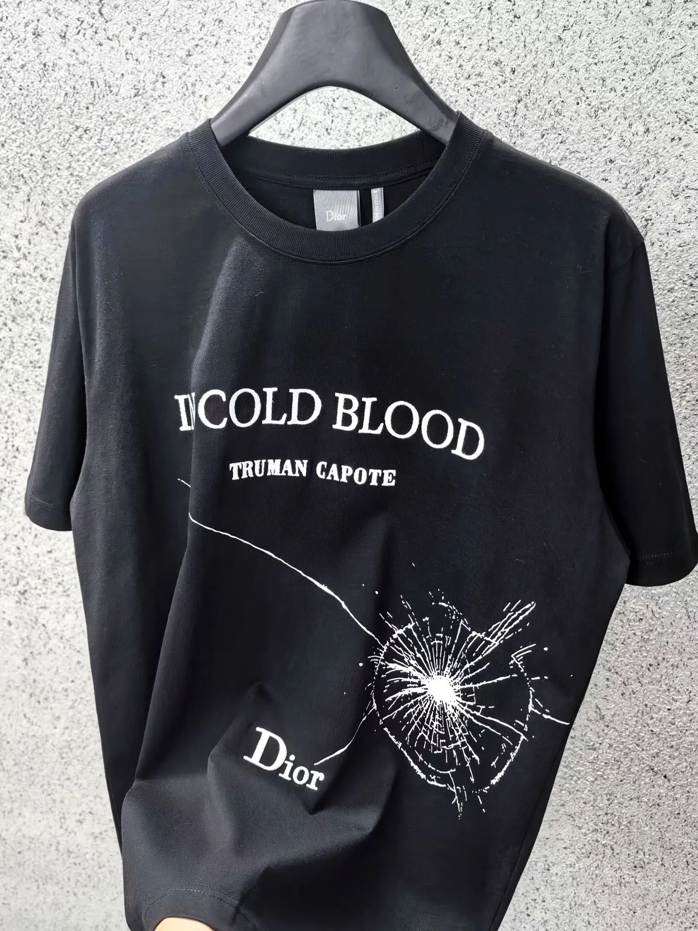 T-Shirt with Book Cover Embroidery and Print (In Cold Blood), Relaxed Fit — ビュー 4