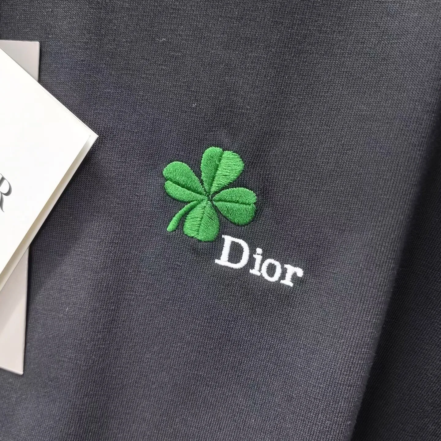 T-Shirt with Dior Clover Embroidery, Regular Fit (Black) — ビュー 3