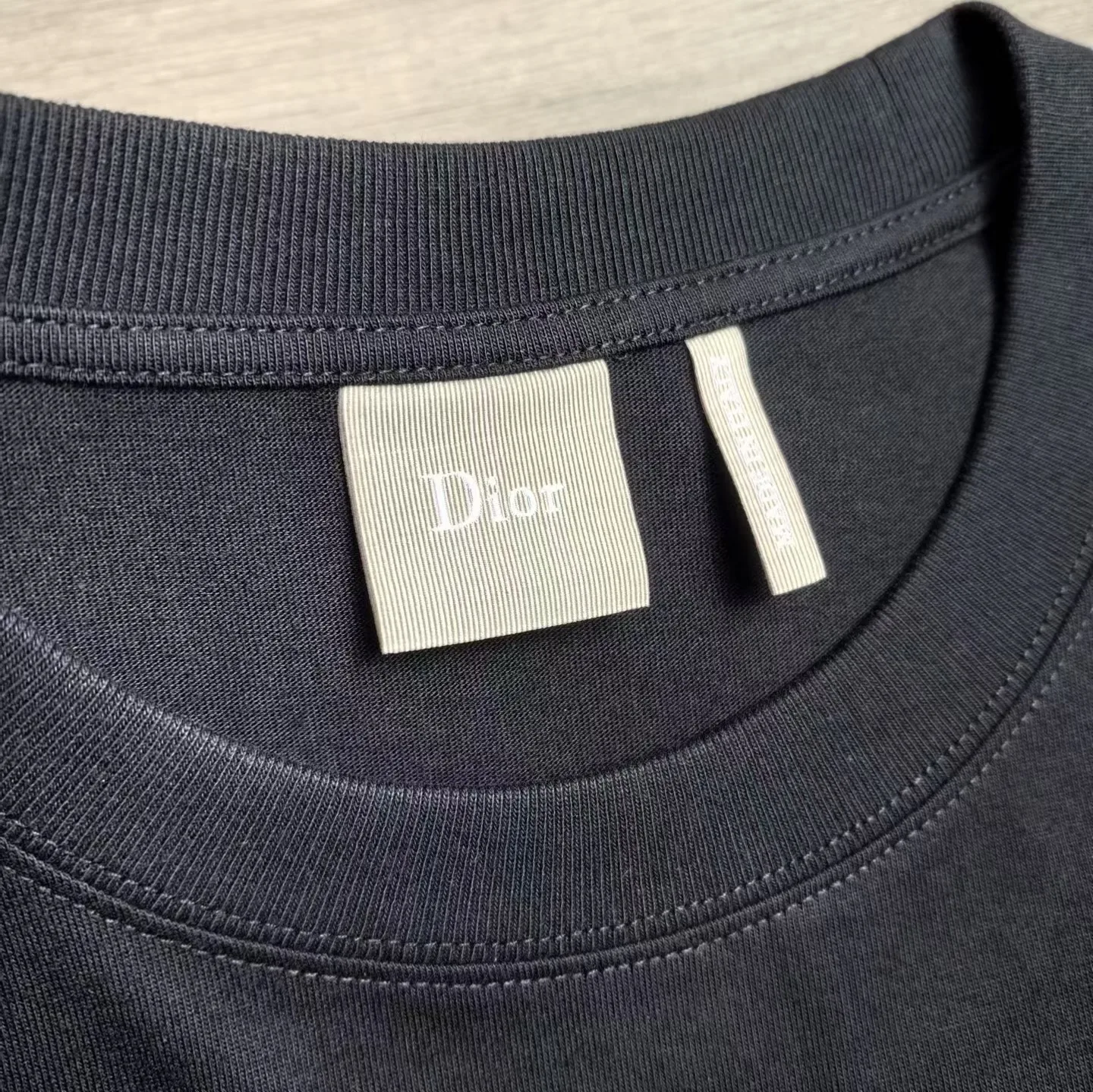 T-Shirt with Dior Flower Bee Embroidery, Relaxed Fit (Black) — 圖 8