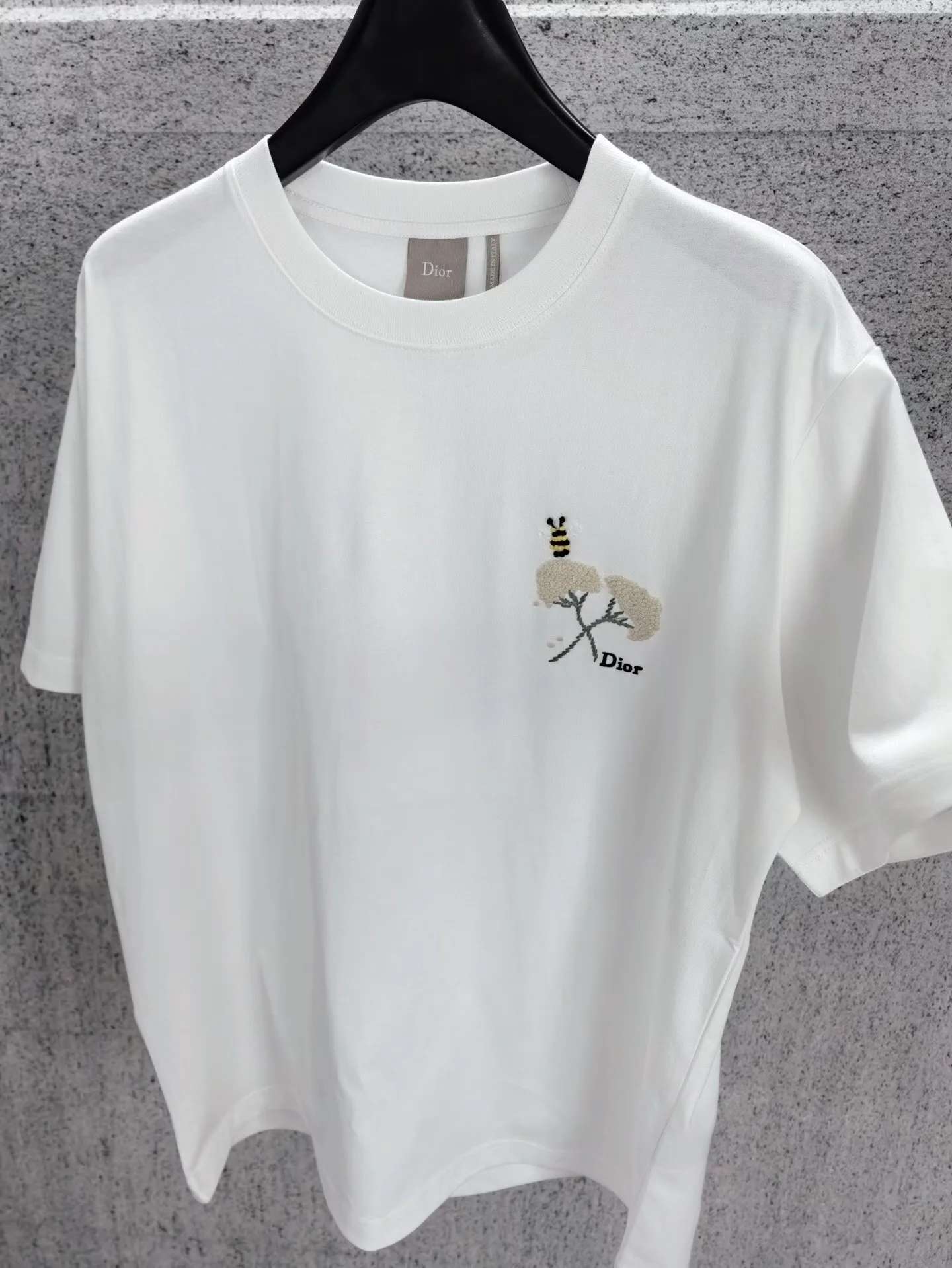 T-Shirt with Dior Flower Bee Embroidery, Relaxed Fit (White) — ビュー 3