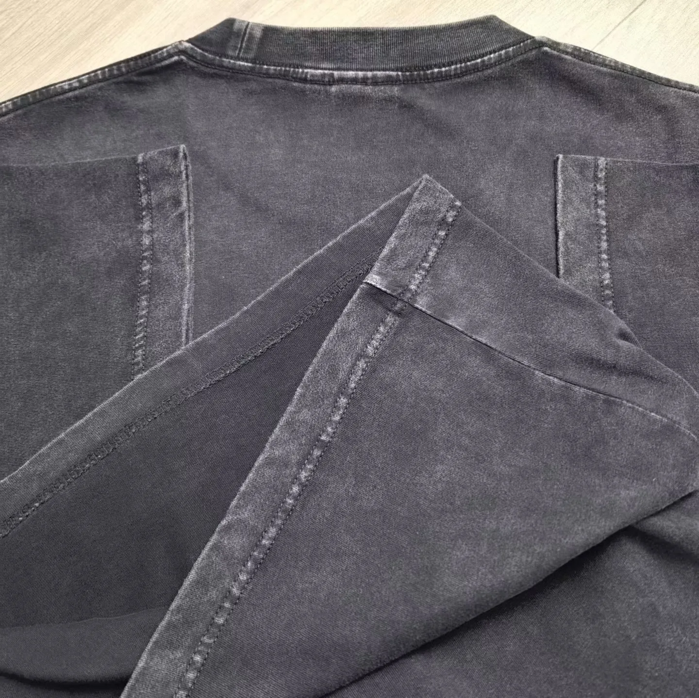 T-Shirt with Pocket, Relaxed Fit (Black) — ビュー 2