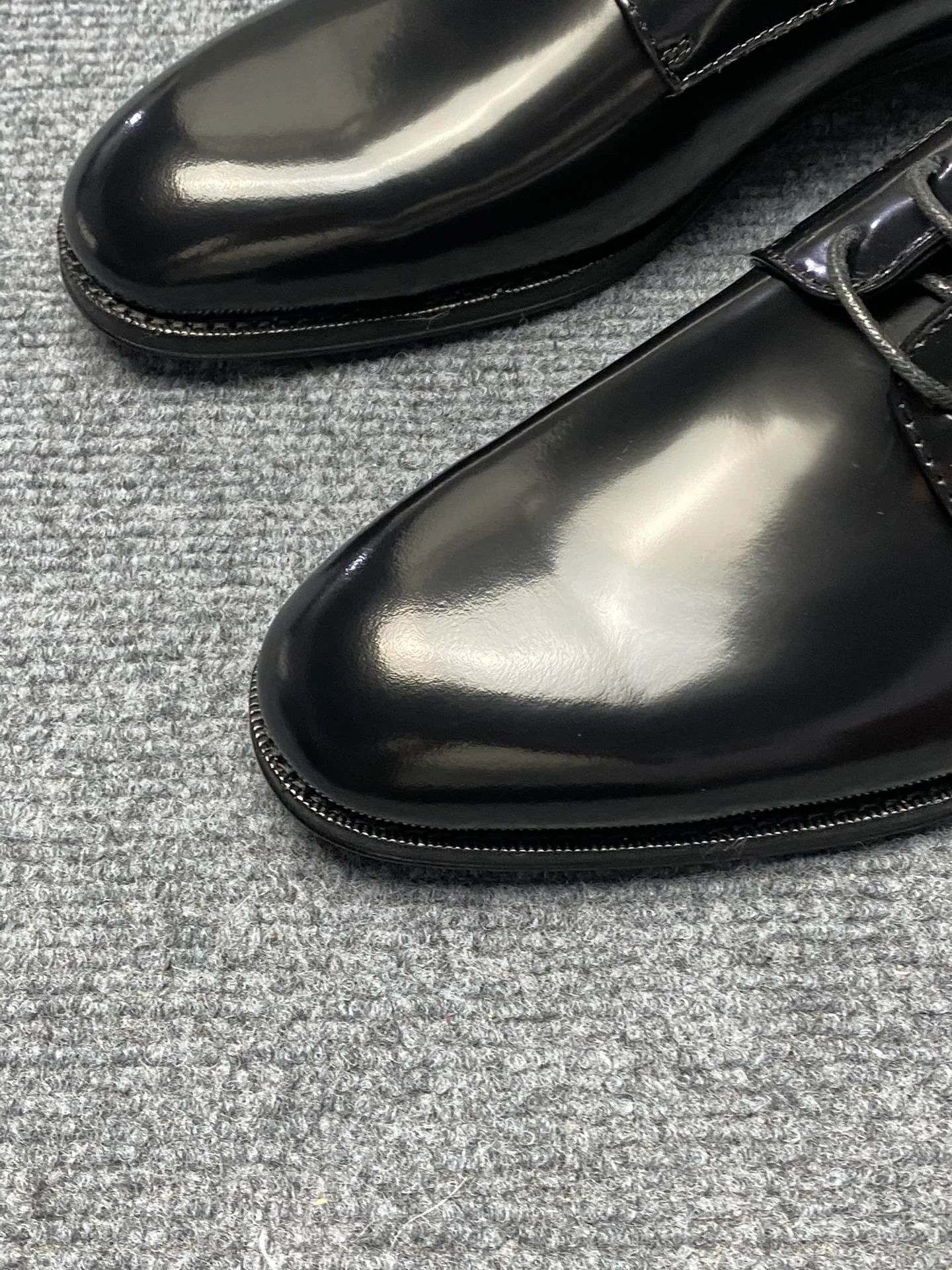 Dior Timeless Derby Shoe (Patent) — ビュー 2