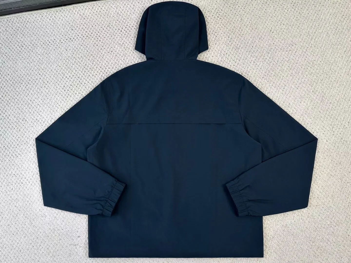 Dior Windbreaker with Dior Montaigne Embroidery (Deep Blue) — ビュー 5