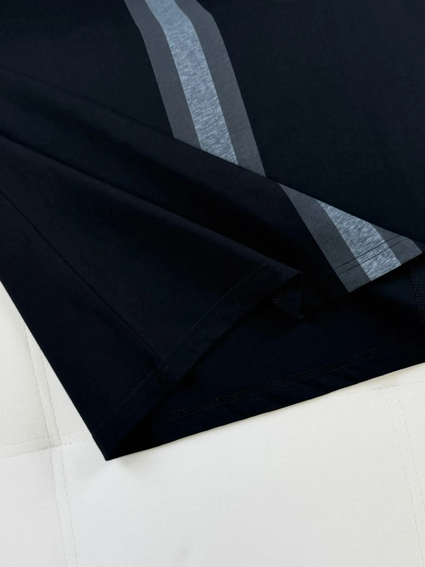 Gucci Cotton T-shirt with muted Web (Black) — ビュー 5