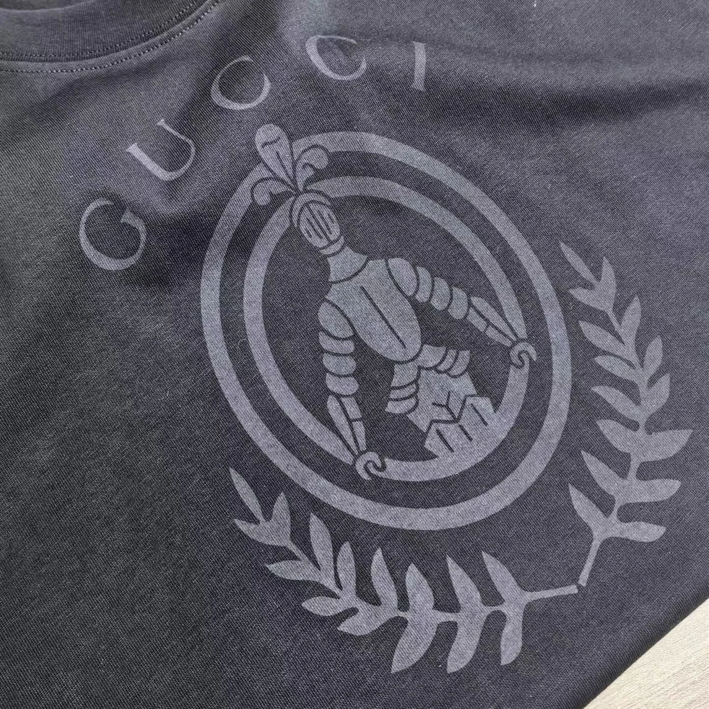 Gucci Crest T Shirt (Black) — ビュー 3