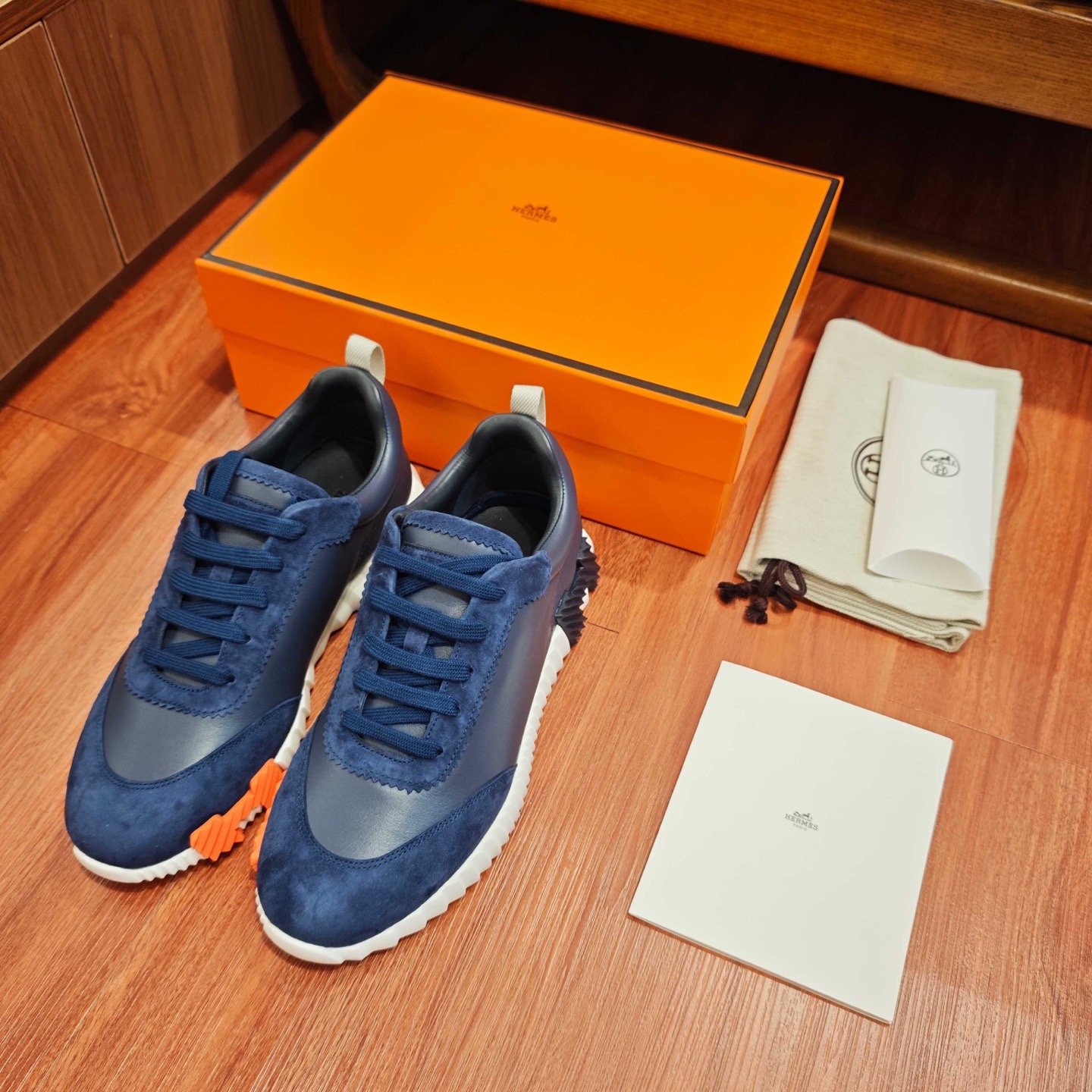 Bouncing Sneaker Blue — view 3