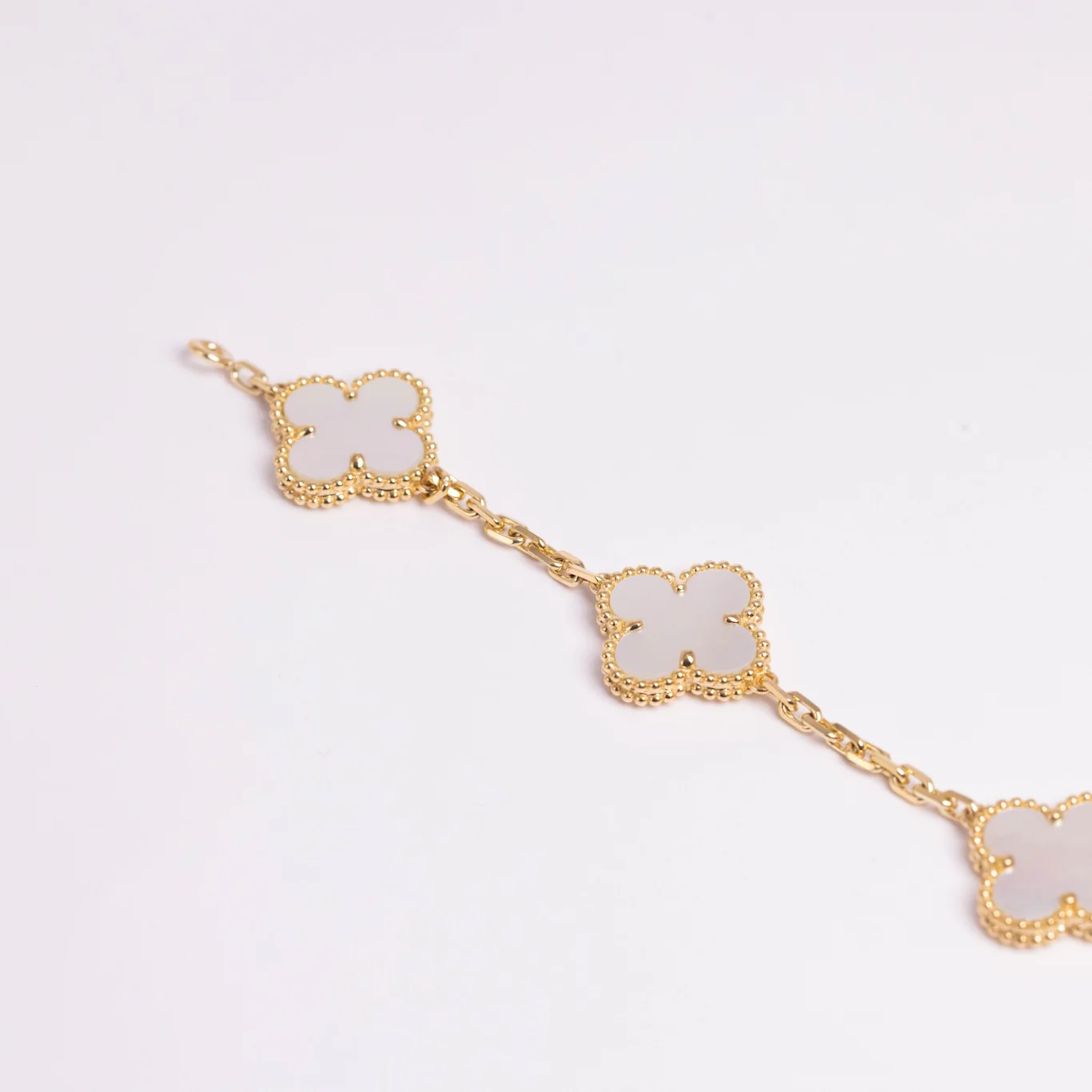 Van Cleef & Arpels Vintage Alhambra 5 Motif — view 4