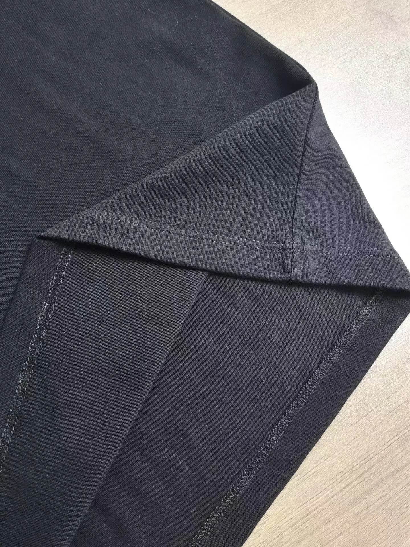 Loewe Relaxed Fit T-Shirt in Cotton (Black) — 보기 6
