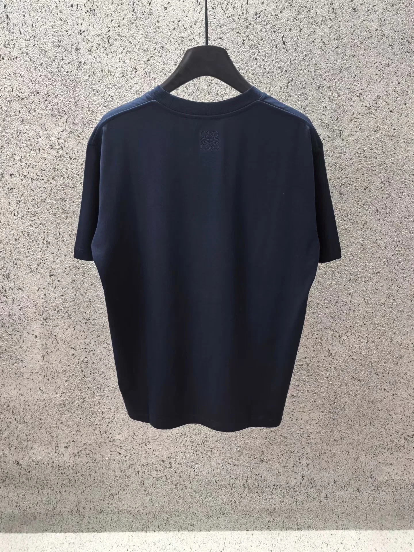 Loewe White Short Sleeve T-Shirt with Green Snake Graphic (Navy) — ビュー 3