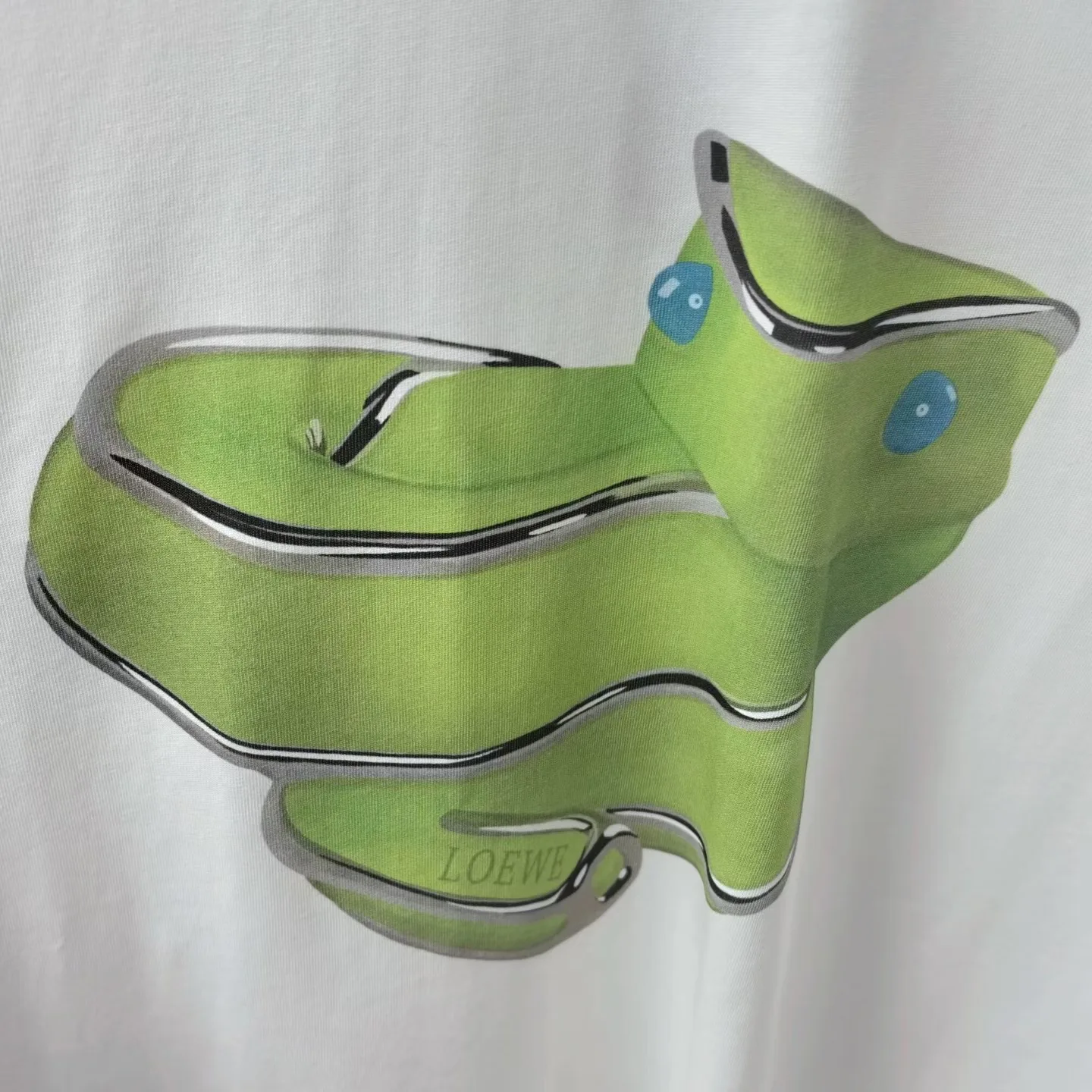 Loewe White Short Sleeve T-Shirt with Green Snake Graphic (White) — 보기 4