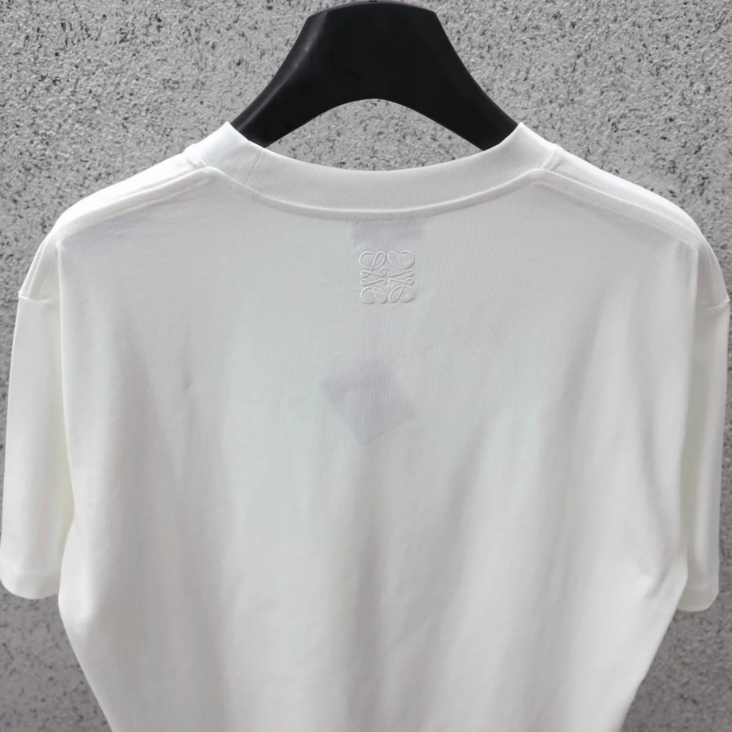 Loewe White Short Sleeve T-Shirt with Green Snake Graphic (White) — 보기 5