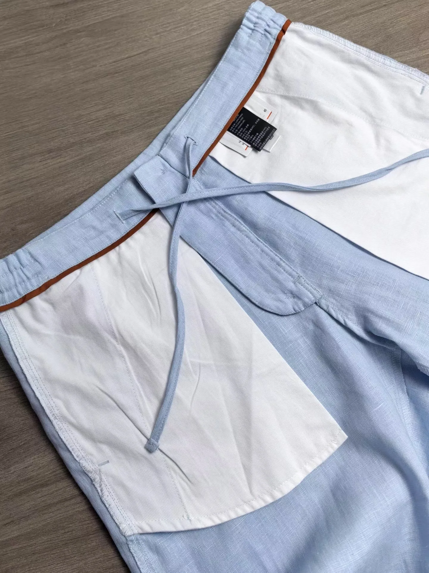 Bermuda Shorts (Linen) — view 2