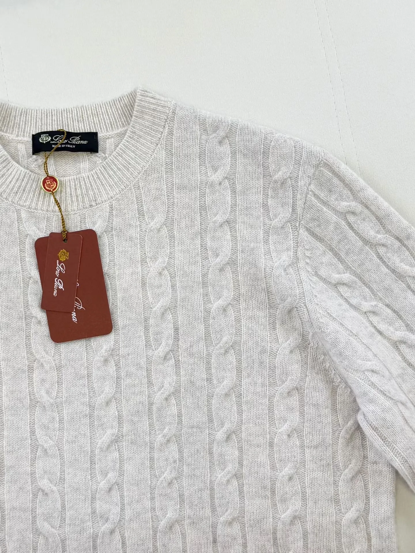 LP Cedar Cable-Knit Wool Sweater (Beige) — ビュー 5