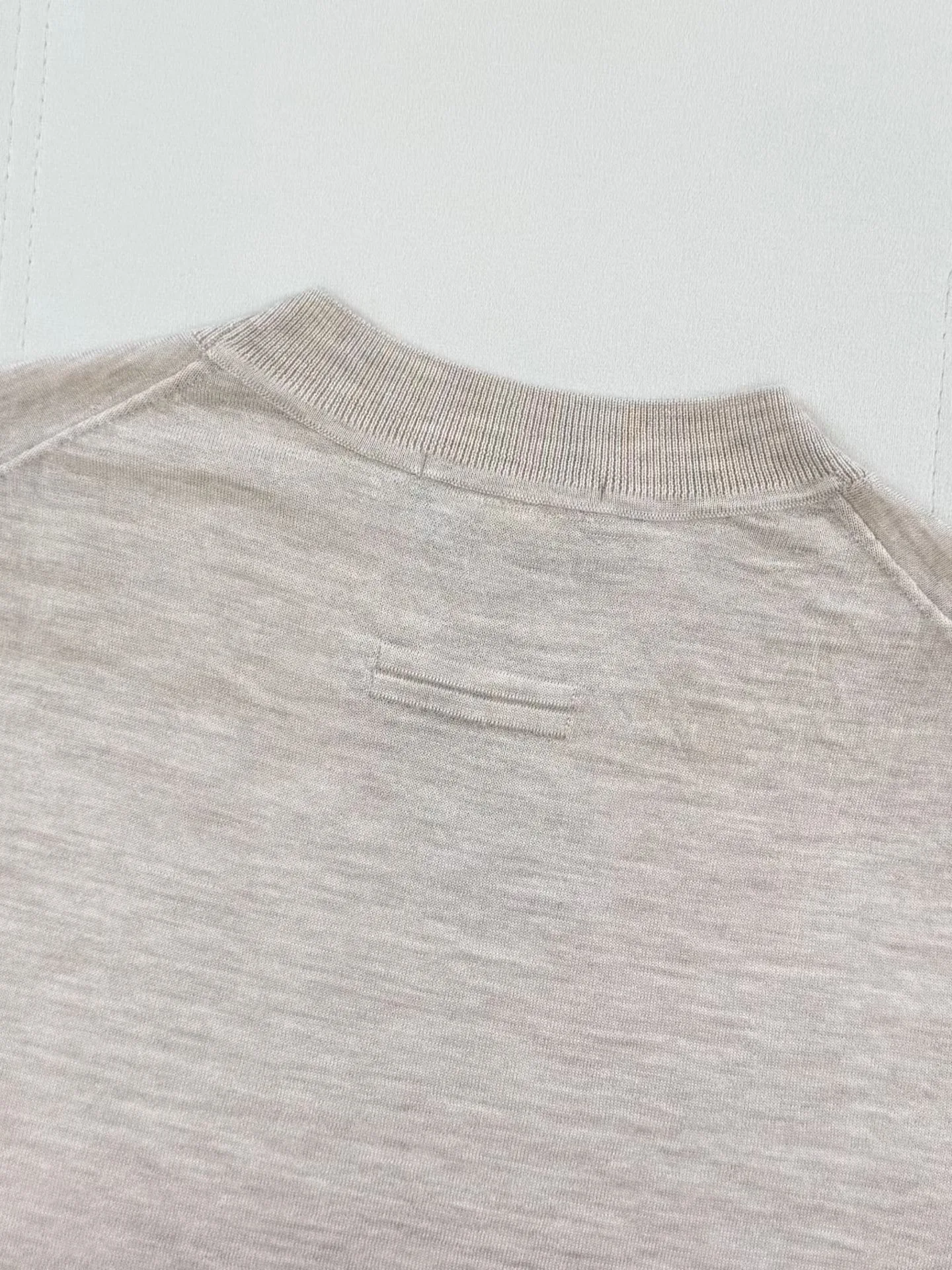 LP Crewneck Slim Fit Knit Sweater (Beige) — ビュー 3