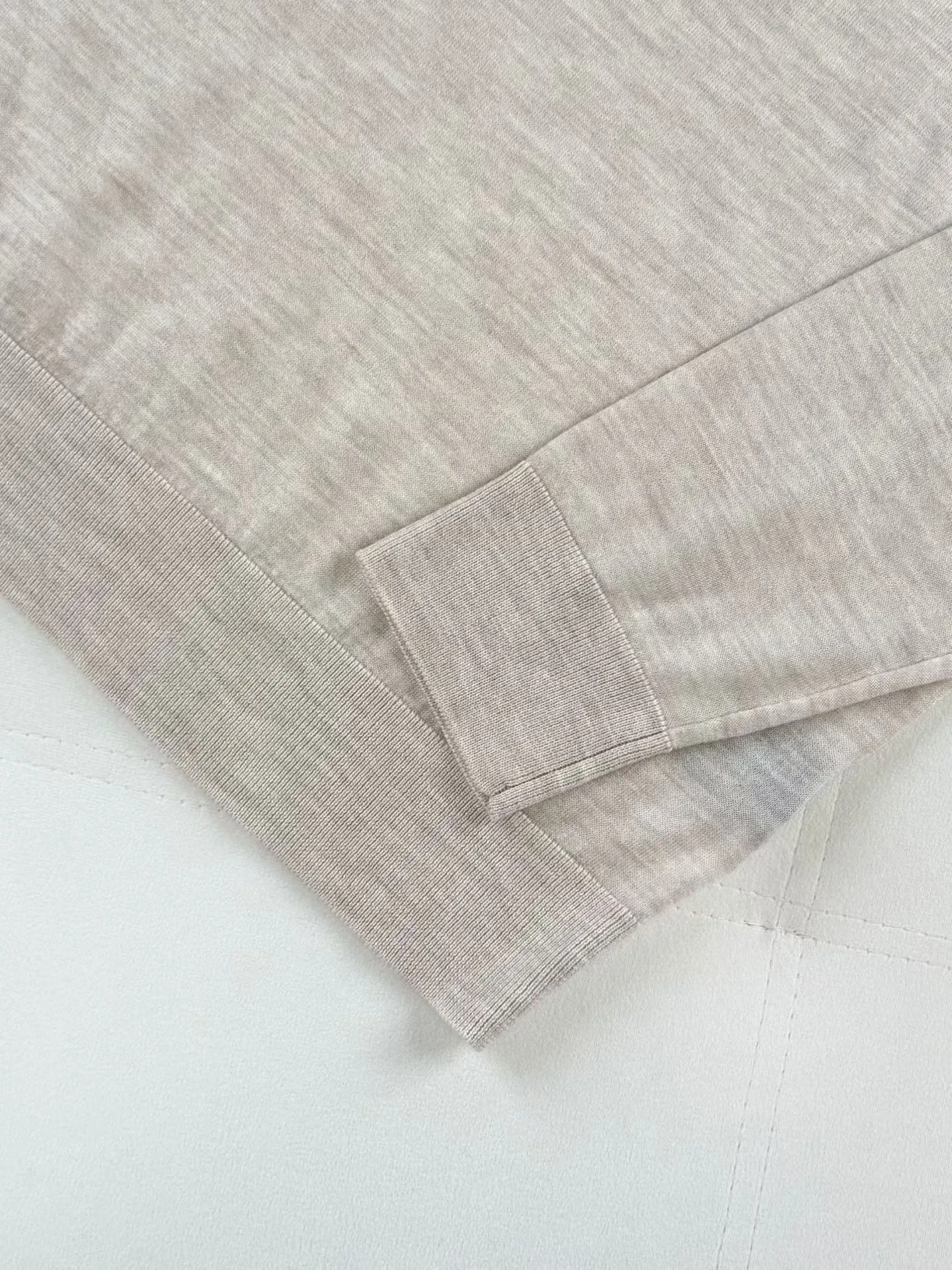 LP Crewneck Slim Fit Knit Sweater (Beige) — ビュー 4
