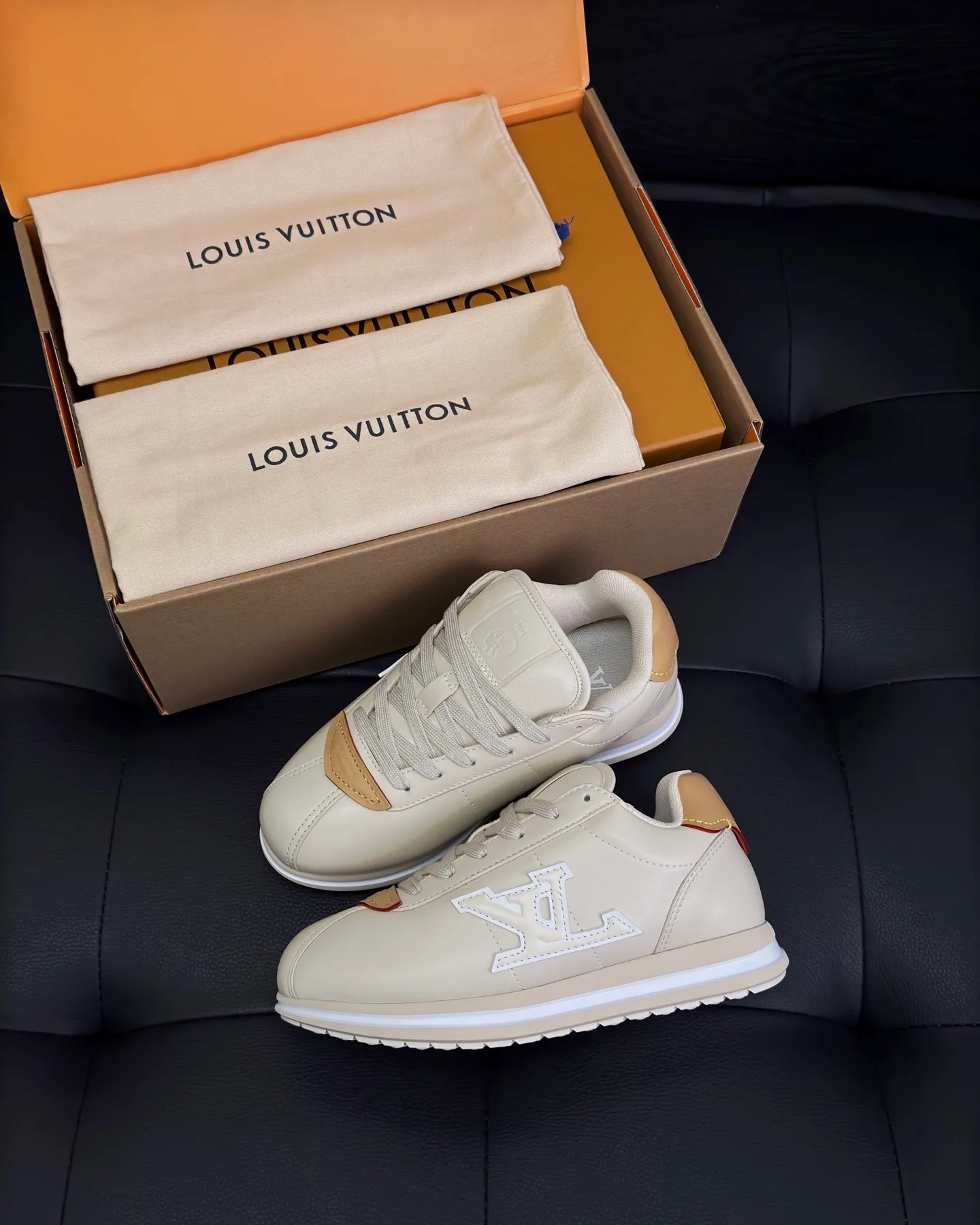 LV BUTTERSOFT Sneaker (Beige/Brown) — ビュー 2