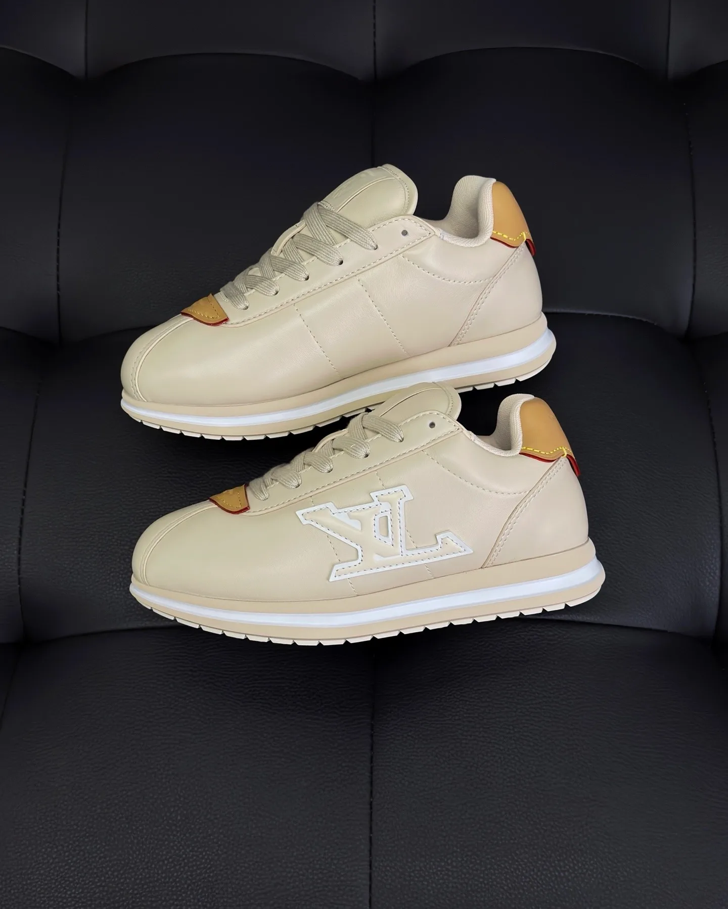 LV BUTTERSOFT Sneaker (Beige/Brown)