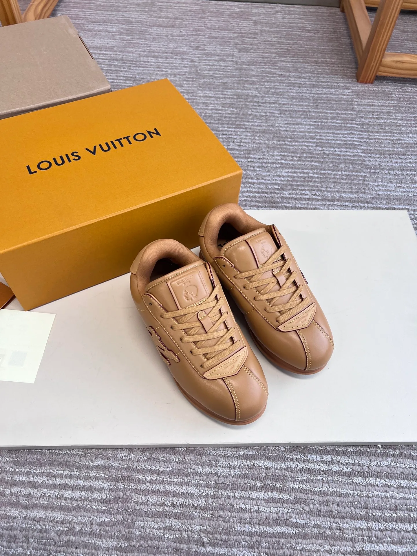 LV BUTTERSOFT Sneaker (Beige) — 보기 4