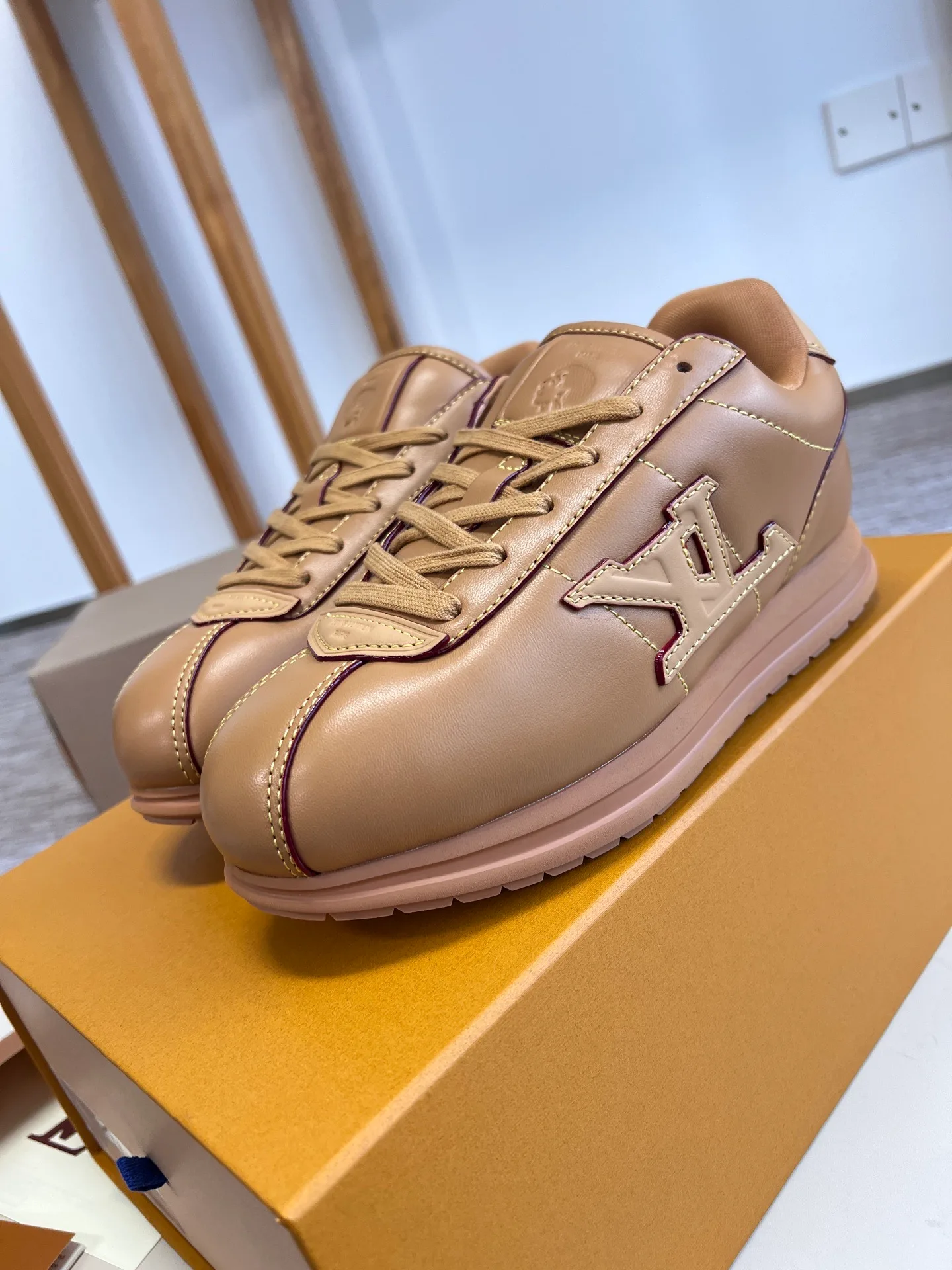 LV BUTTERSOFT Sneaker (Beige) — 보기 6