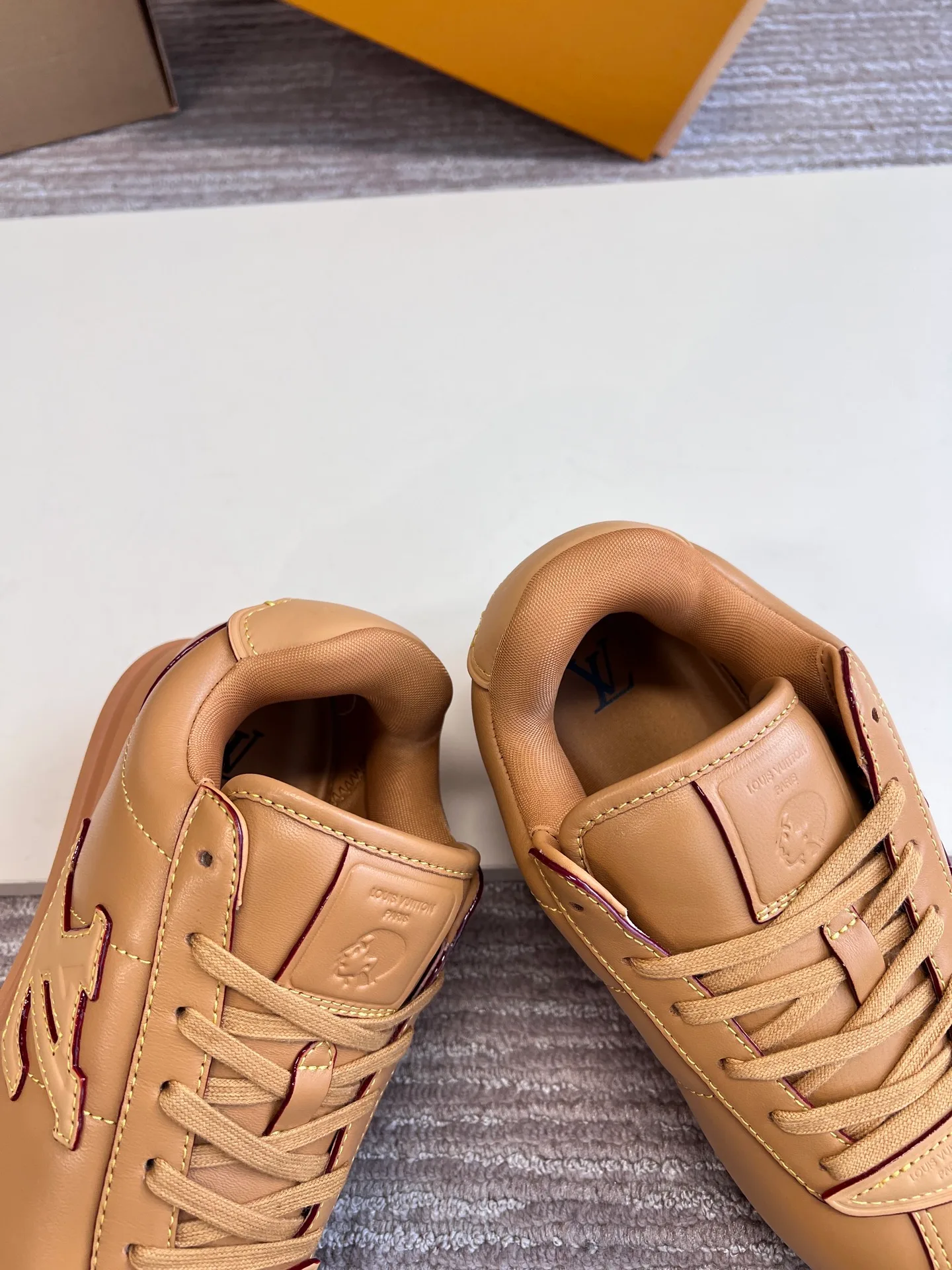 LV BUTTERSOFT Sneaker (Beige) — 보기 7
