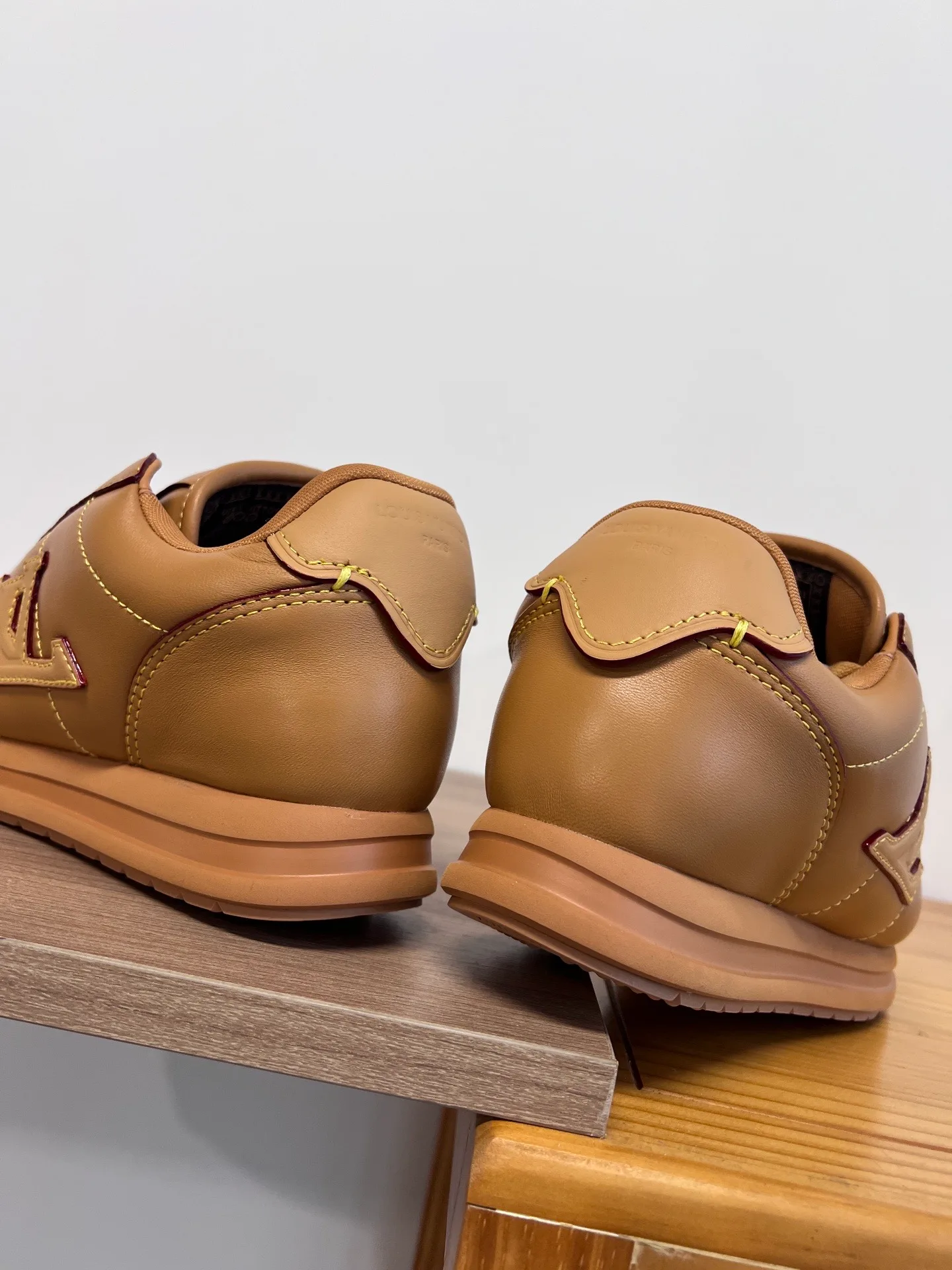 LV BUTTERSOFT Sneaker (Beige) — 보기 8