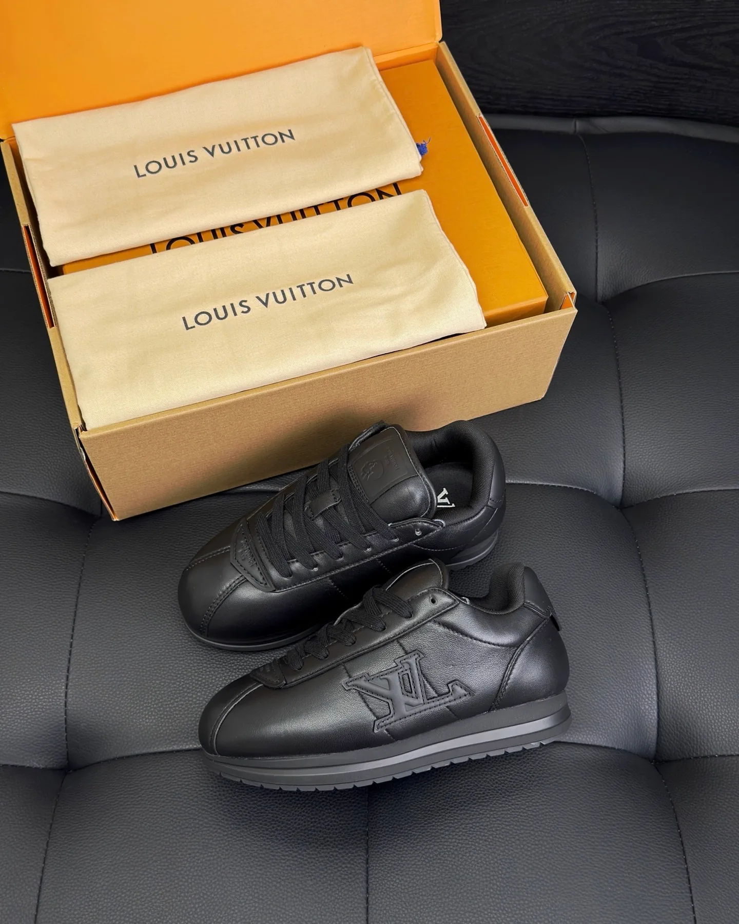 LV BUTTERSOFT Sneaker (Black) — ビュー 2