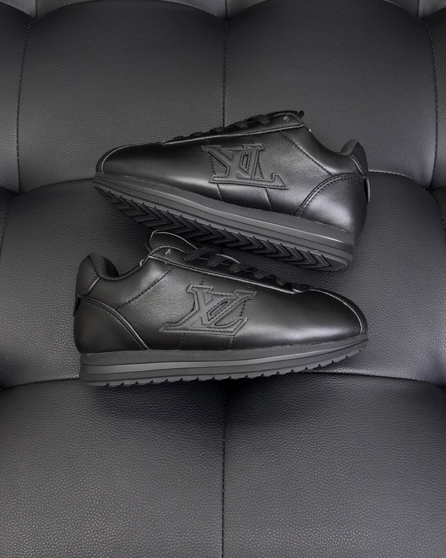 LV BUTTERSOFT Sneaker (Black) — ビュー 6