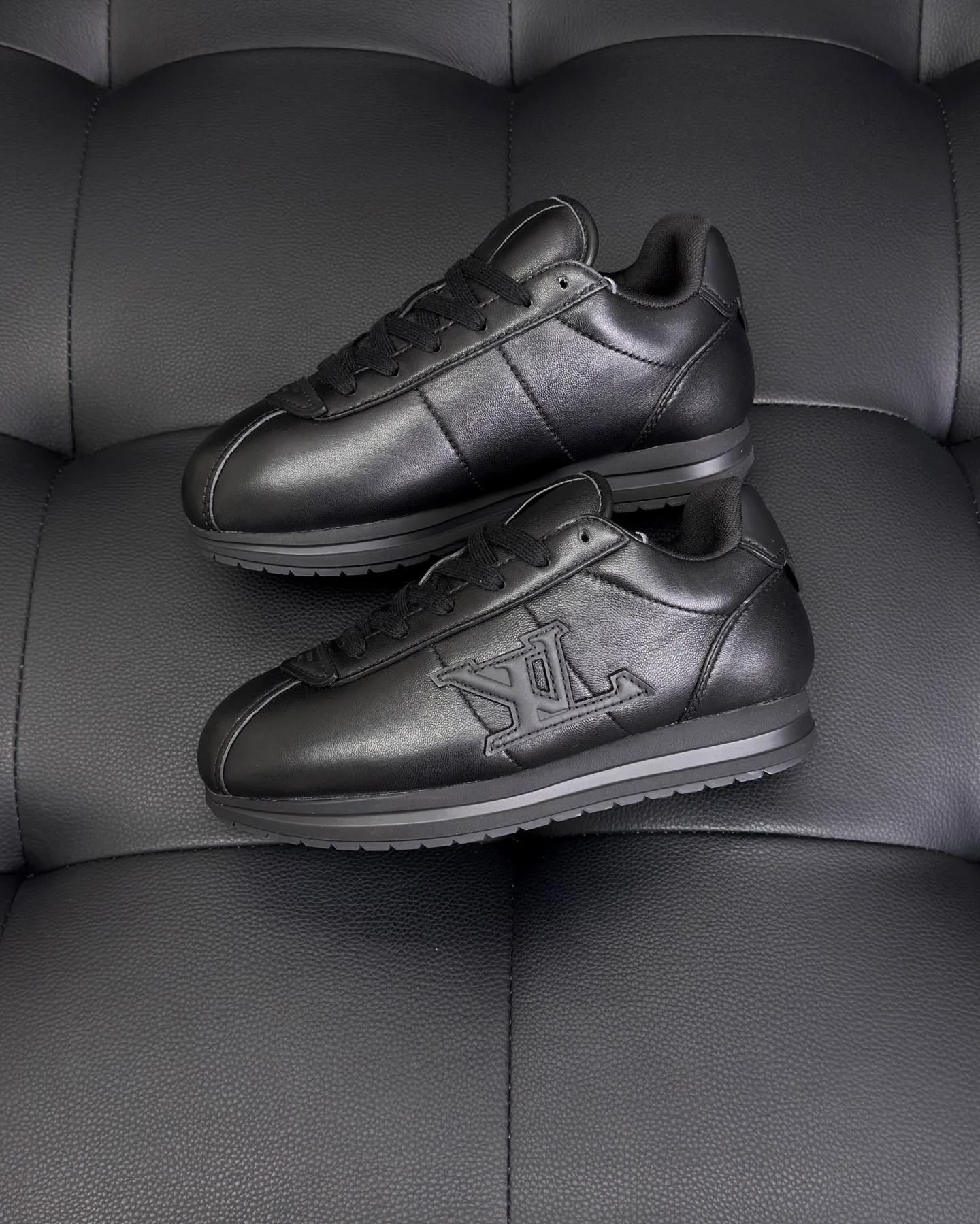 LV BUTTERSOFT Sneaker (Black) — ビュー 10
