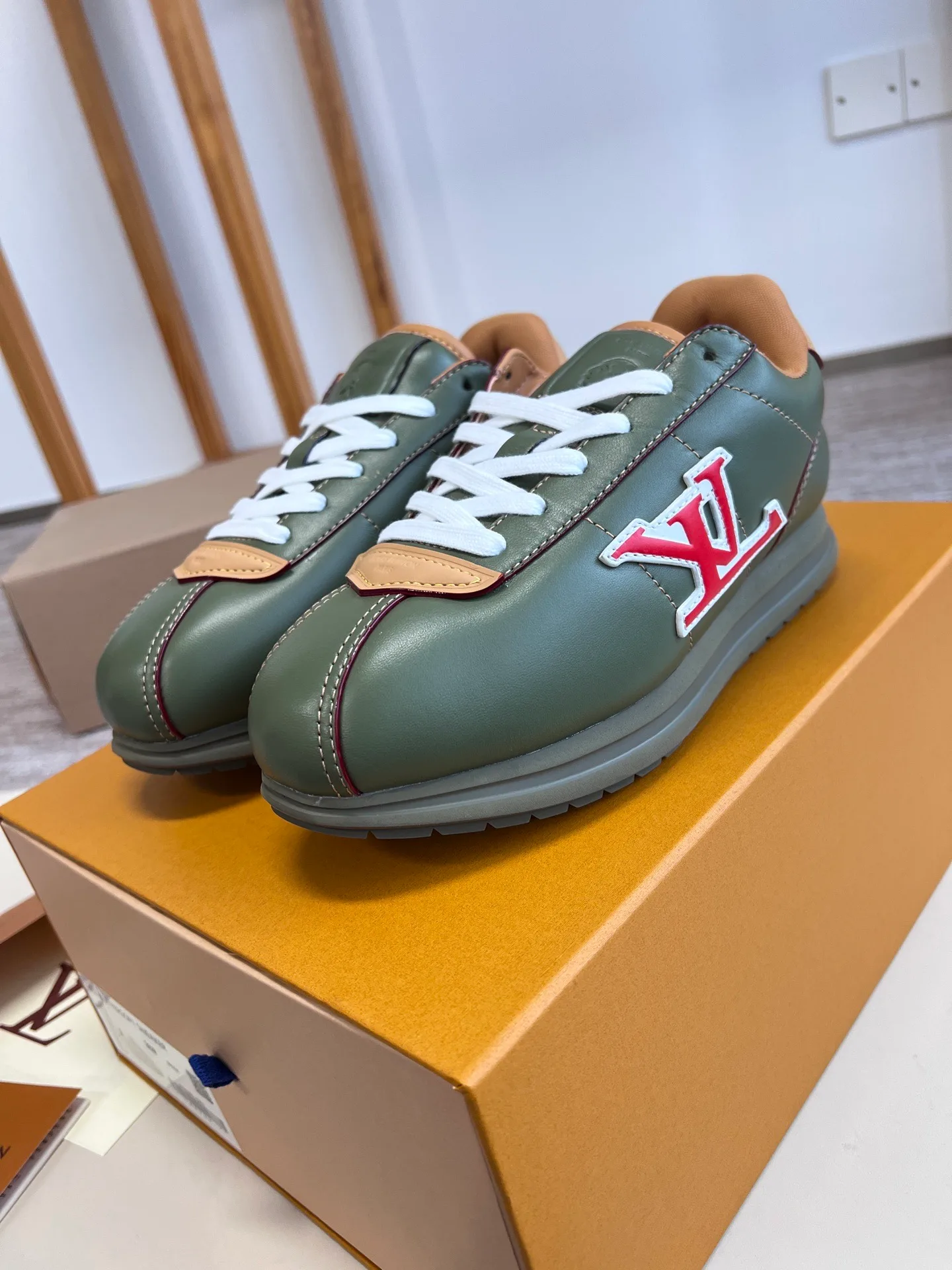 LV BUTTERSOFT Sneaker (Green) — ビュー 6