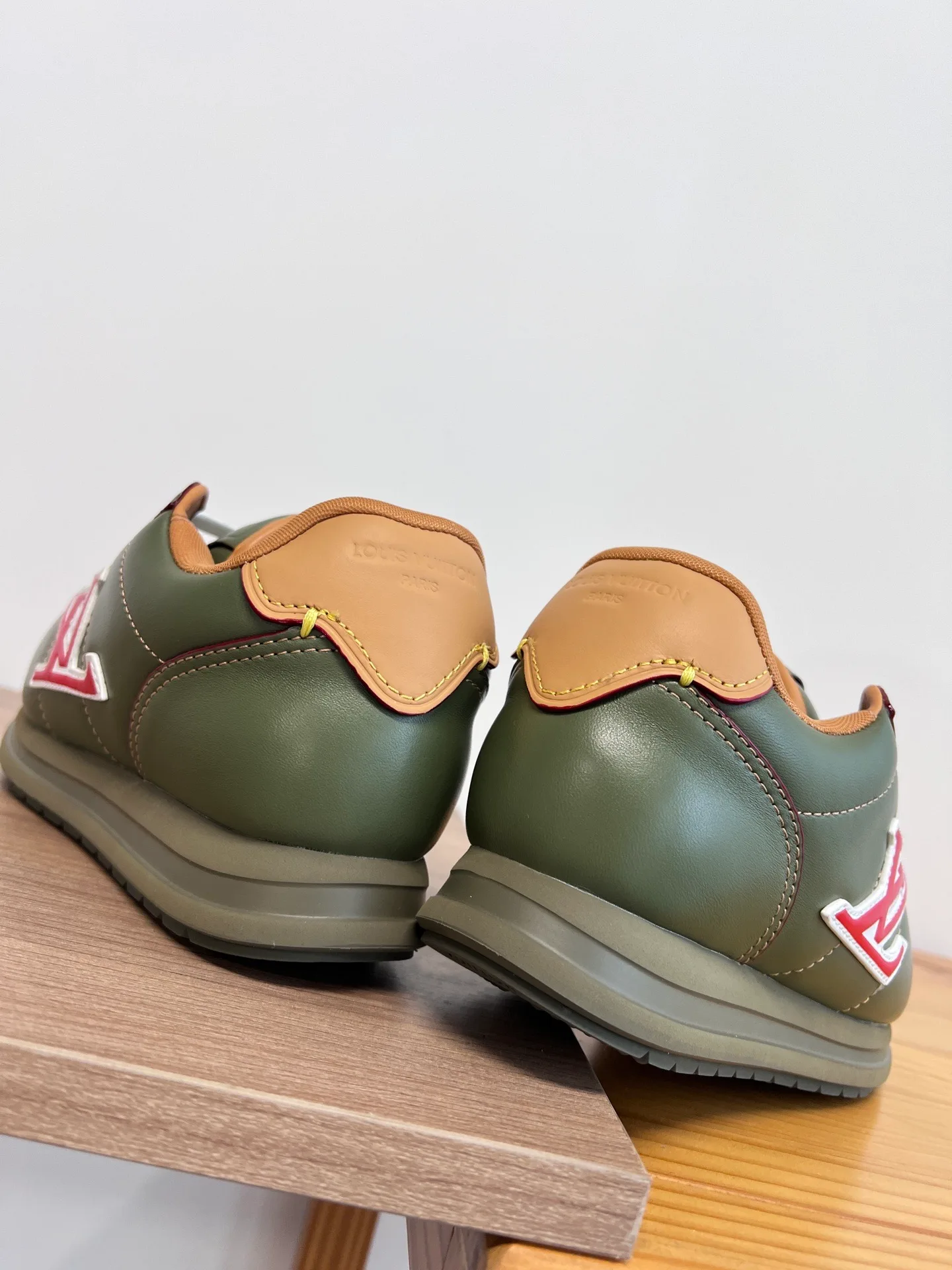 LV BUTTERSOFT Sneaker (Green) — ビュー 8