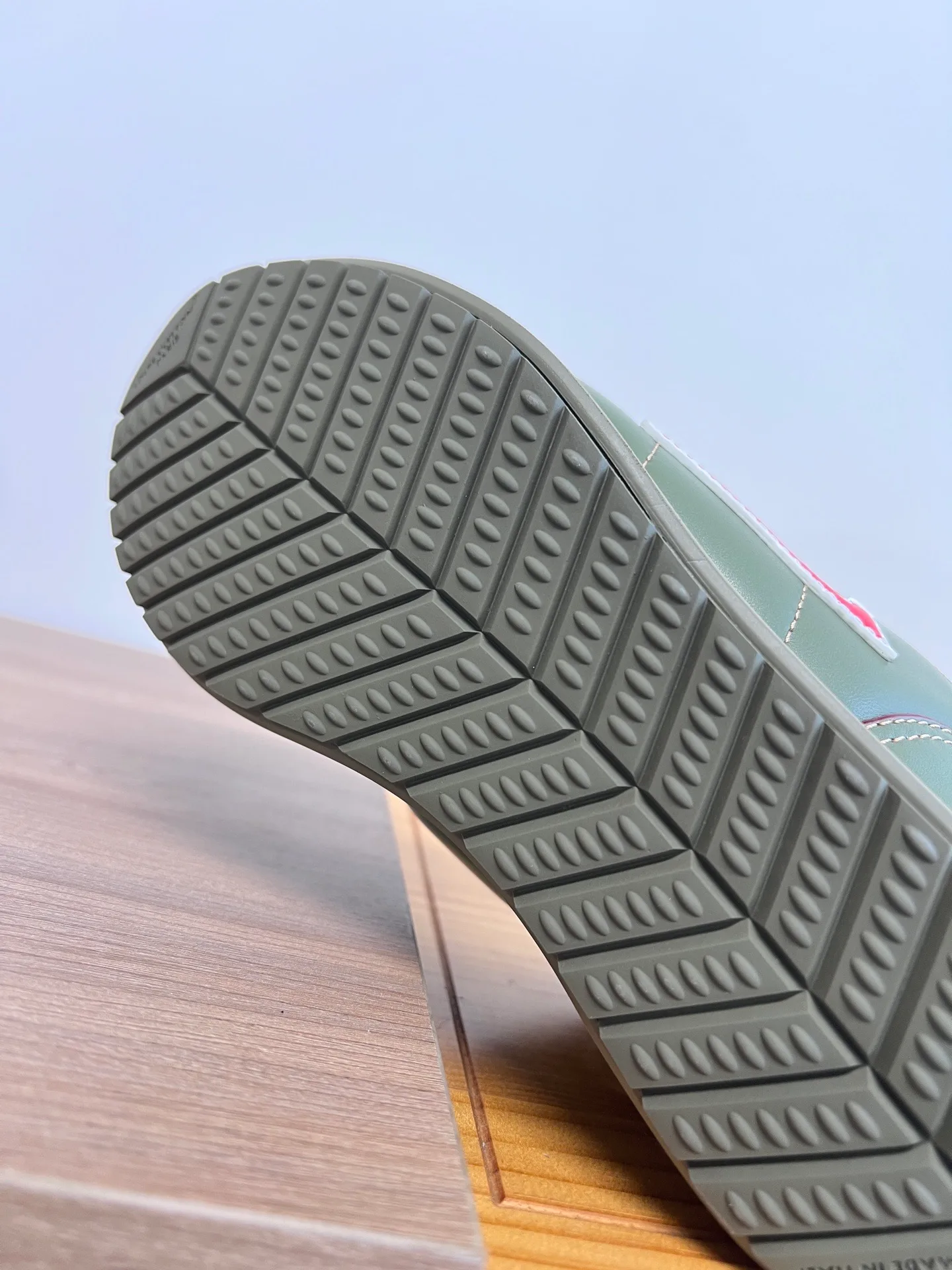 LV BUTTERSOFT Sneaker (Green) — ビュー 9