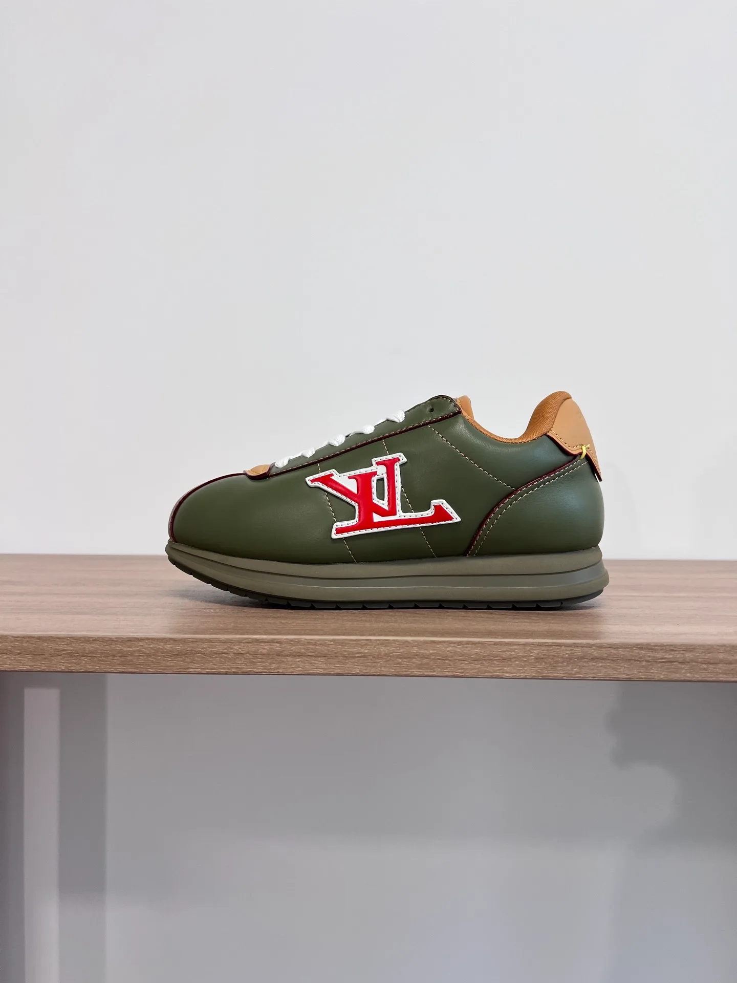 LV BUTTERSOFT Sneaker (Green)