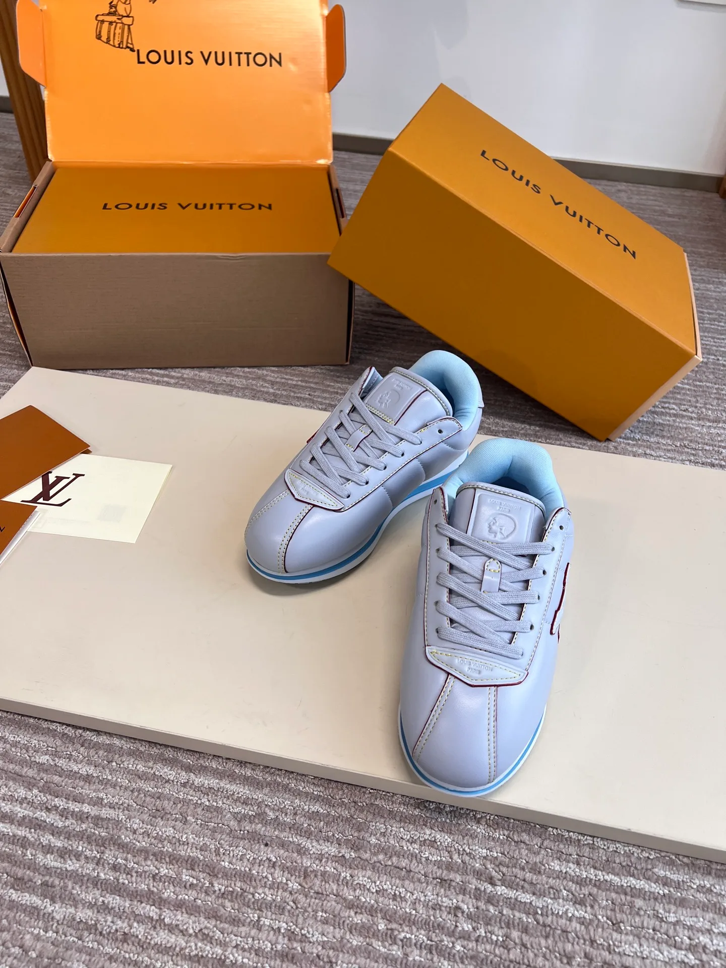 LV BUTTERSOFT Sneaker (Light Blue) — ビュー 2