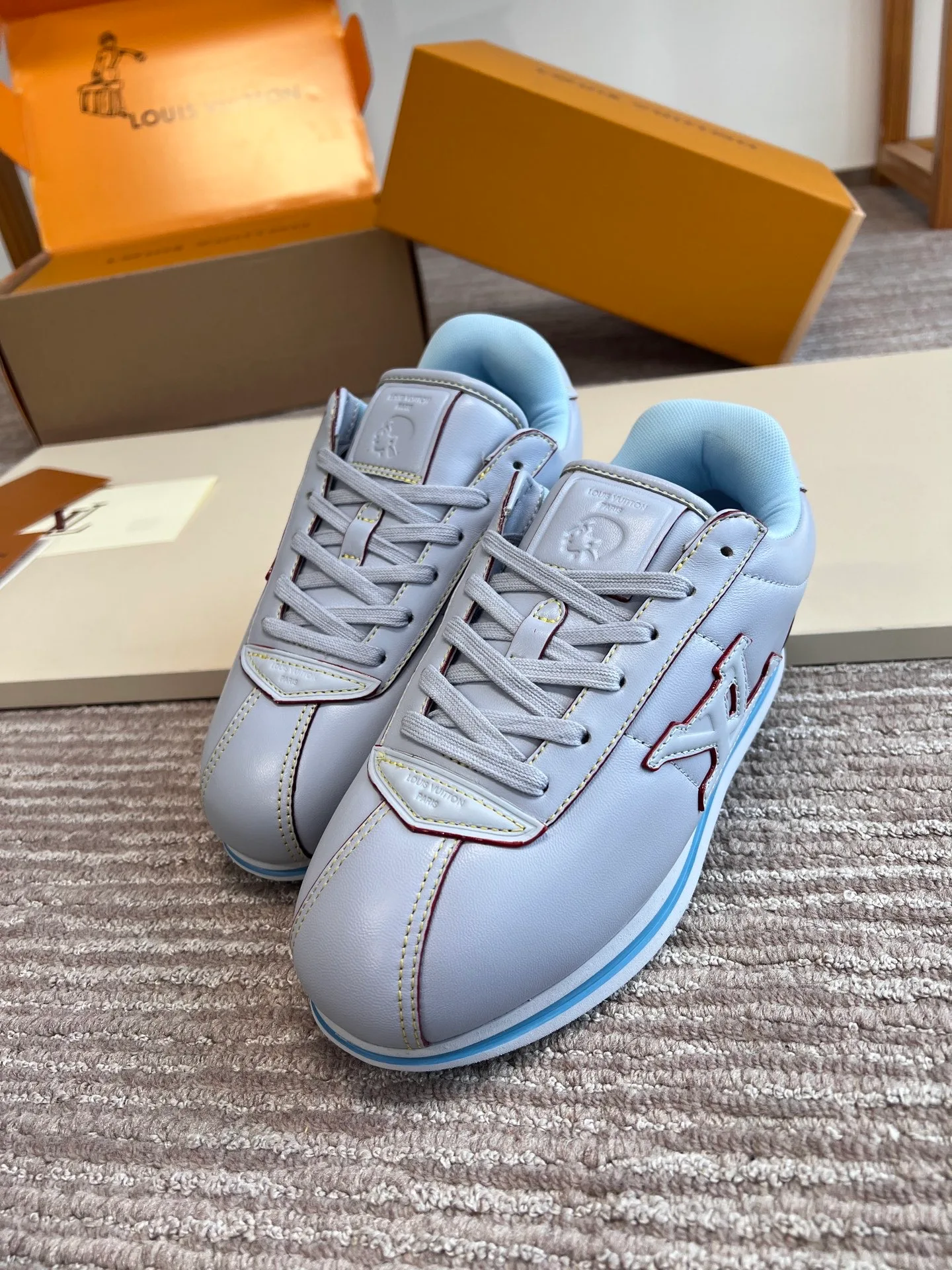 LV BUTTERSOFT Sneaker (Light Blue) — ビュー 3