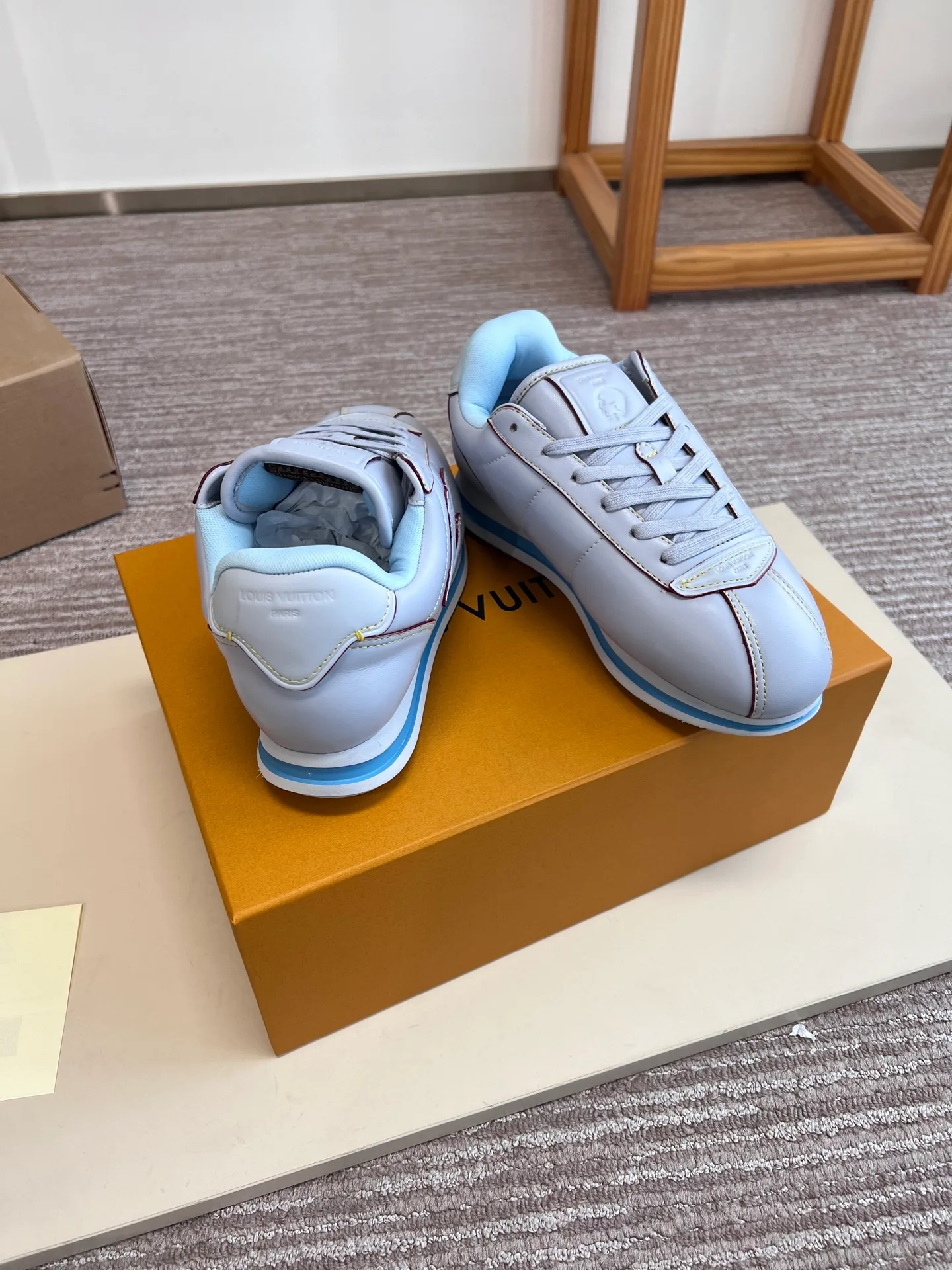 LV BUTTERSOFT Sneaker (Light Blue) — ビュー 4