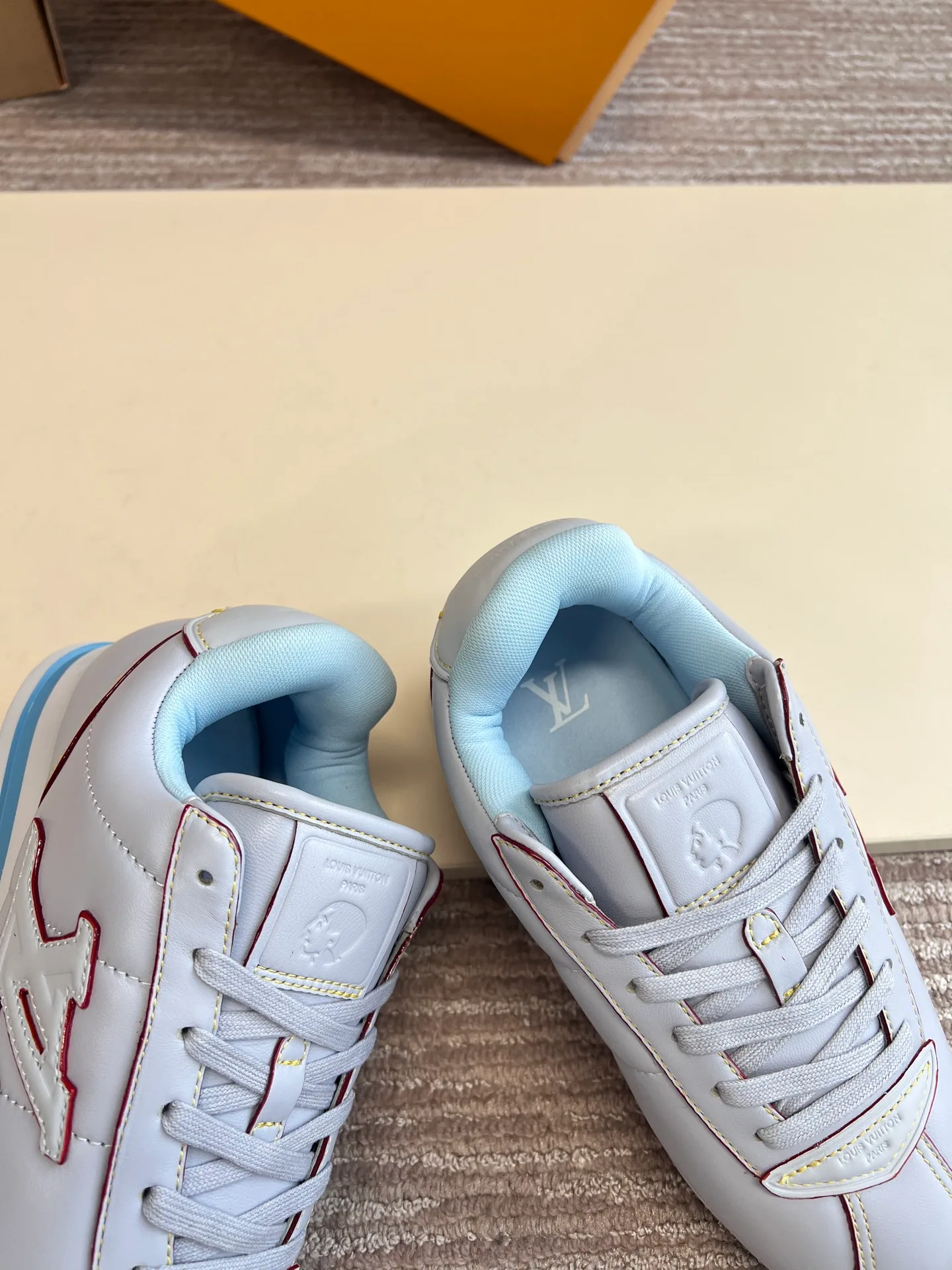 LV BUTTERSOFT Sneaker (Light Blue) — ビュー 7