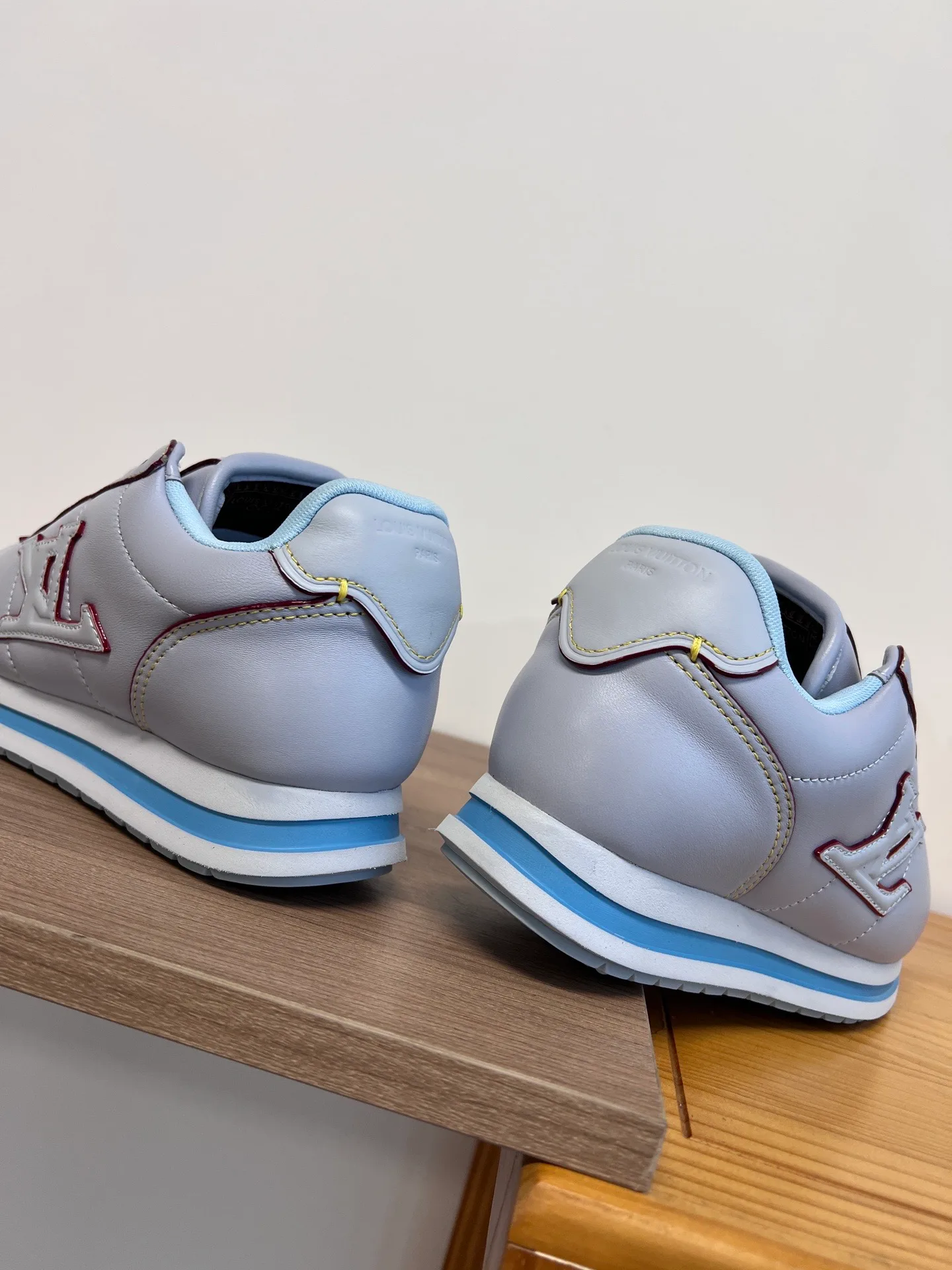 LV BUTTERSOFT Sneaker (Light Blue) — ビュー 8