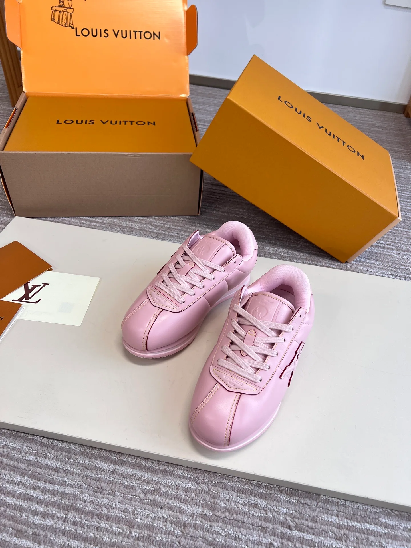 LV BUTTERSOFT Sneaker (Rose) — 보기 2